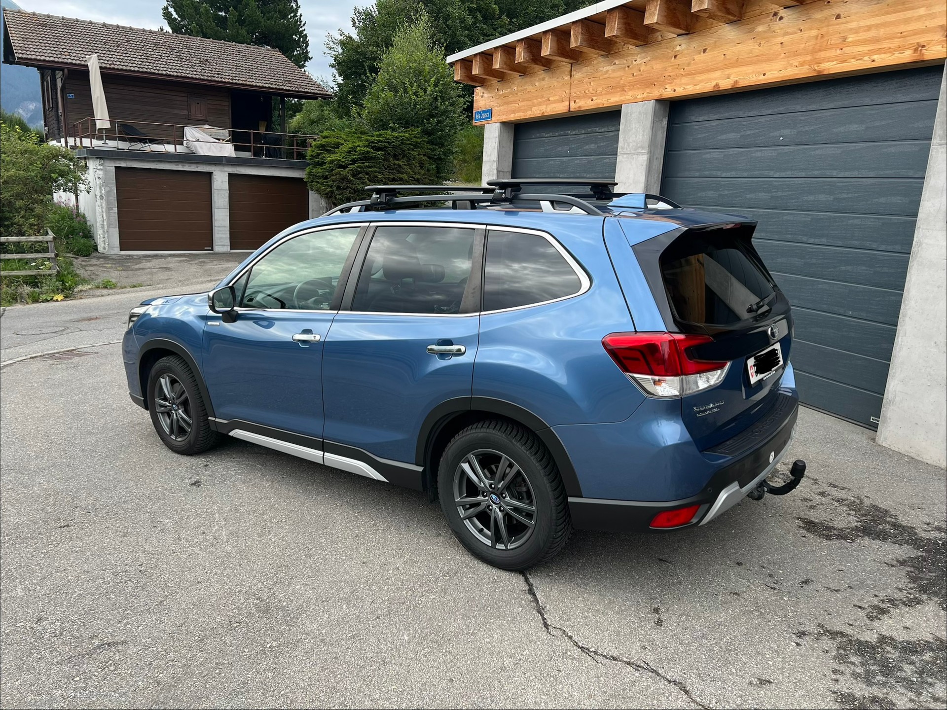 SUBARU 2.0i e-Boxer Luxury-image-3