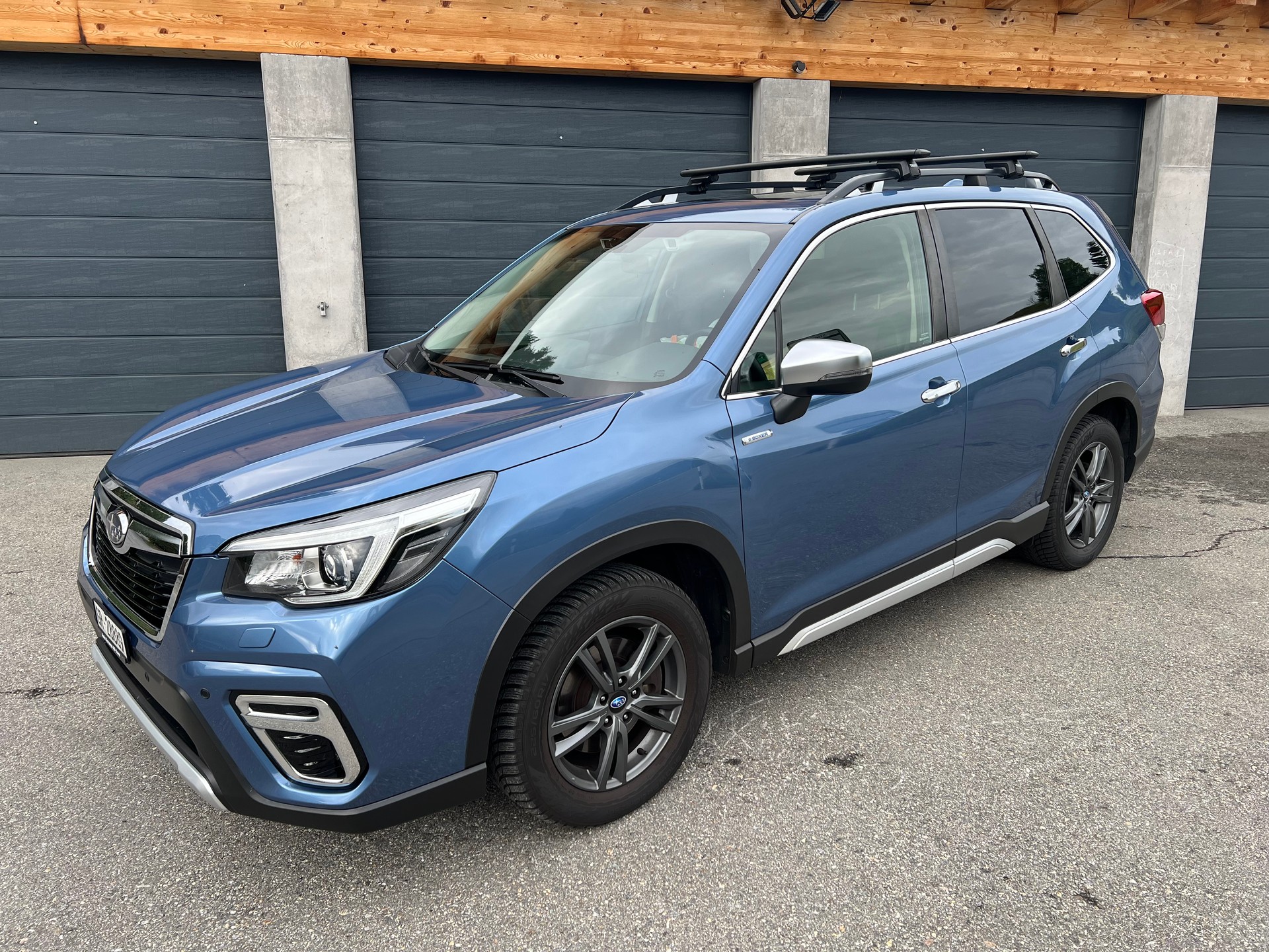 SUBARU 2.0i e-Boxer Luxury-image-1