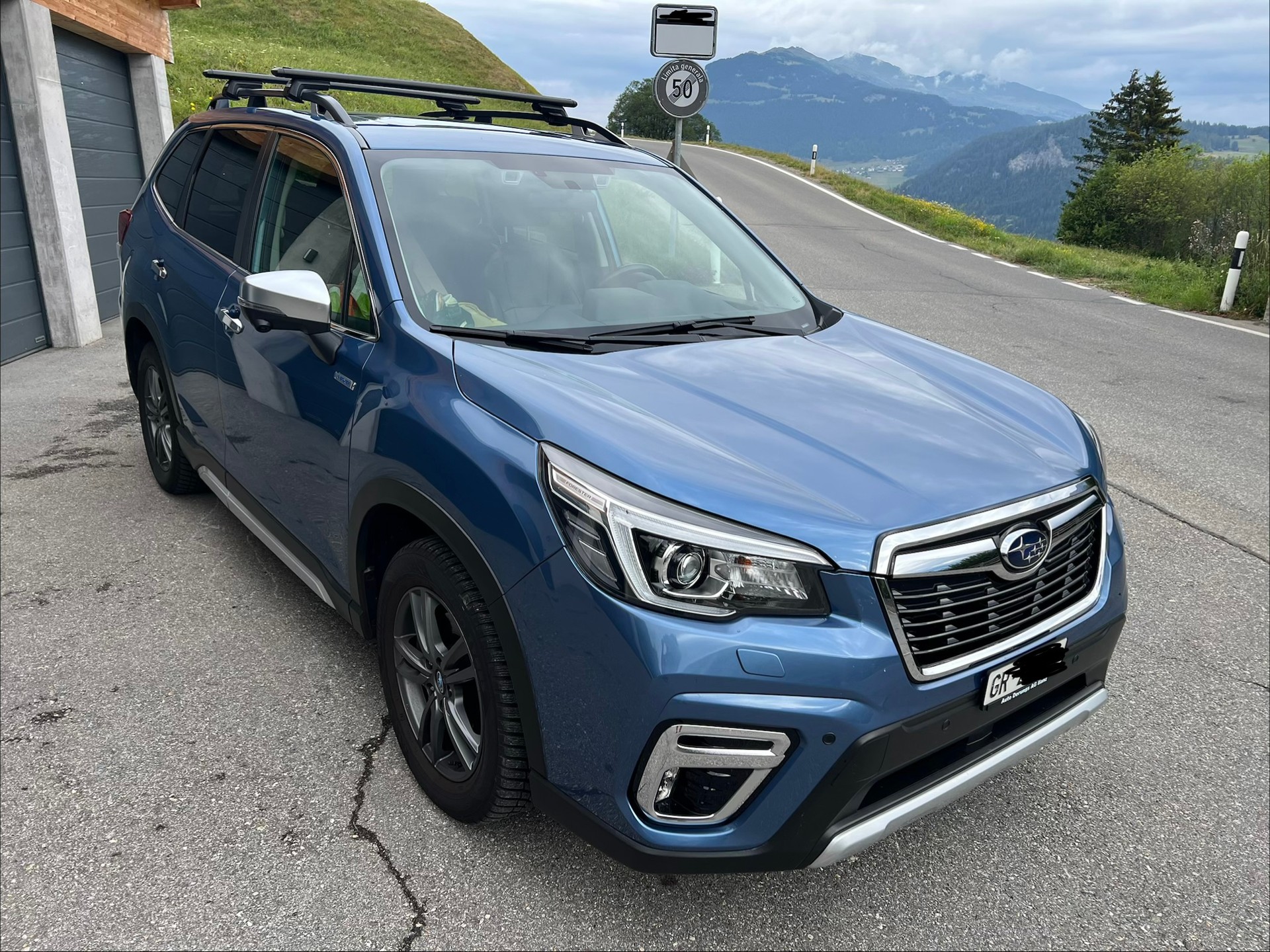 SUBARU 2.0i e-Boxer Luxury-image-0