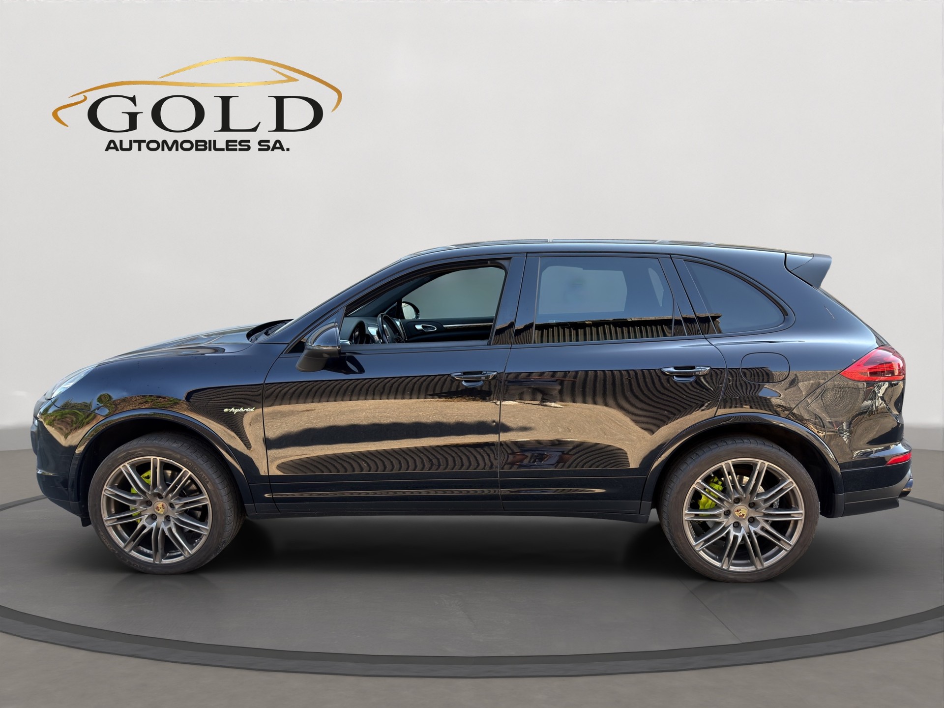 PORSCHE Cayenne S E-Hybrid-image-2