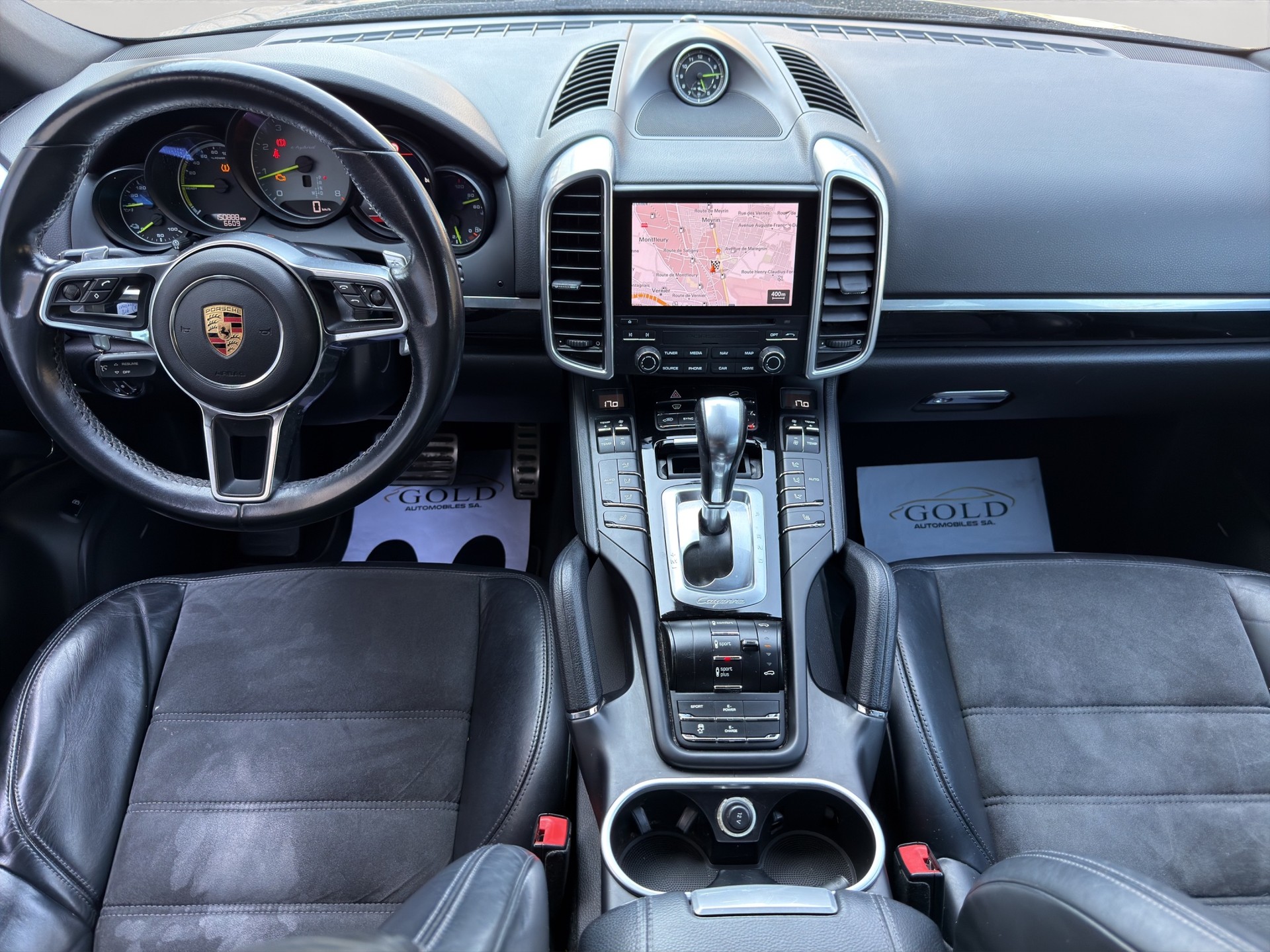 PORSCHE Cayenne S E-Hybrid-image-3