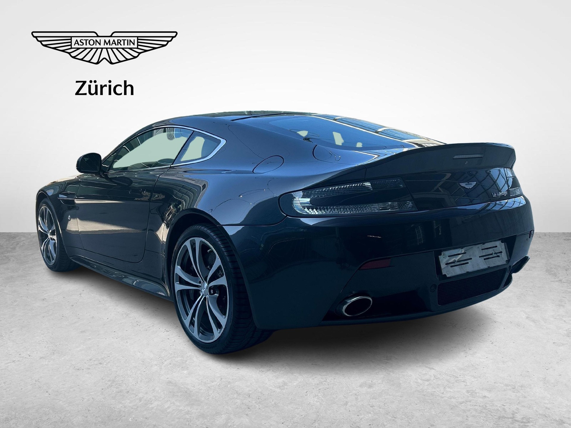 ASTON MARTIN V12 Vantage Coupé 6.0-image-2