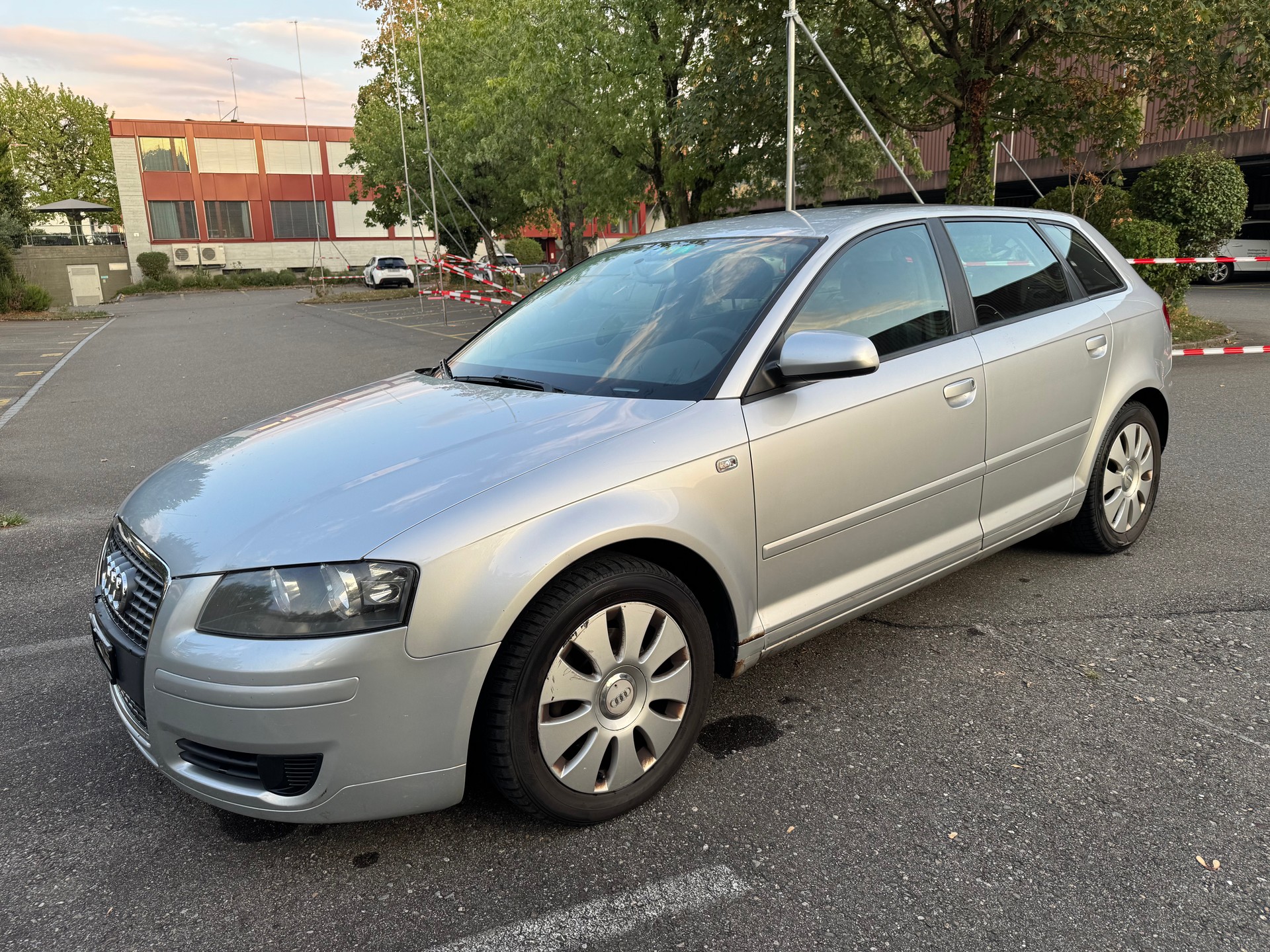 AUDI A3 2.0 FSI Ambiente-image-0
