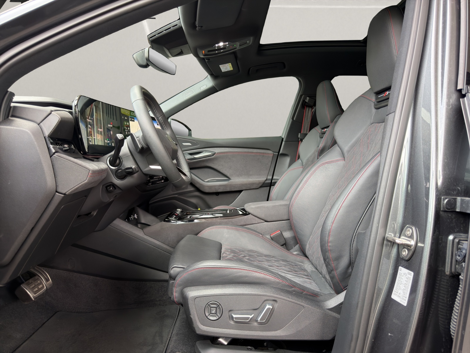 AUDI Q6 e-tron quattro S-Line-image-7