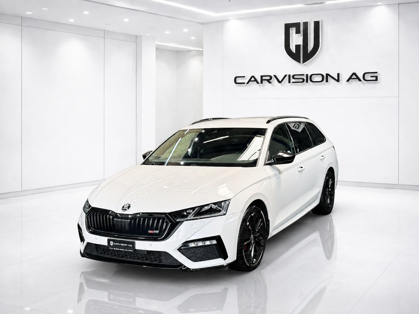 SKODA Octavia Combi 2.0 TSI DSG RS-image-0