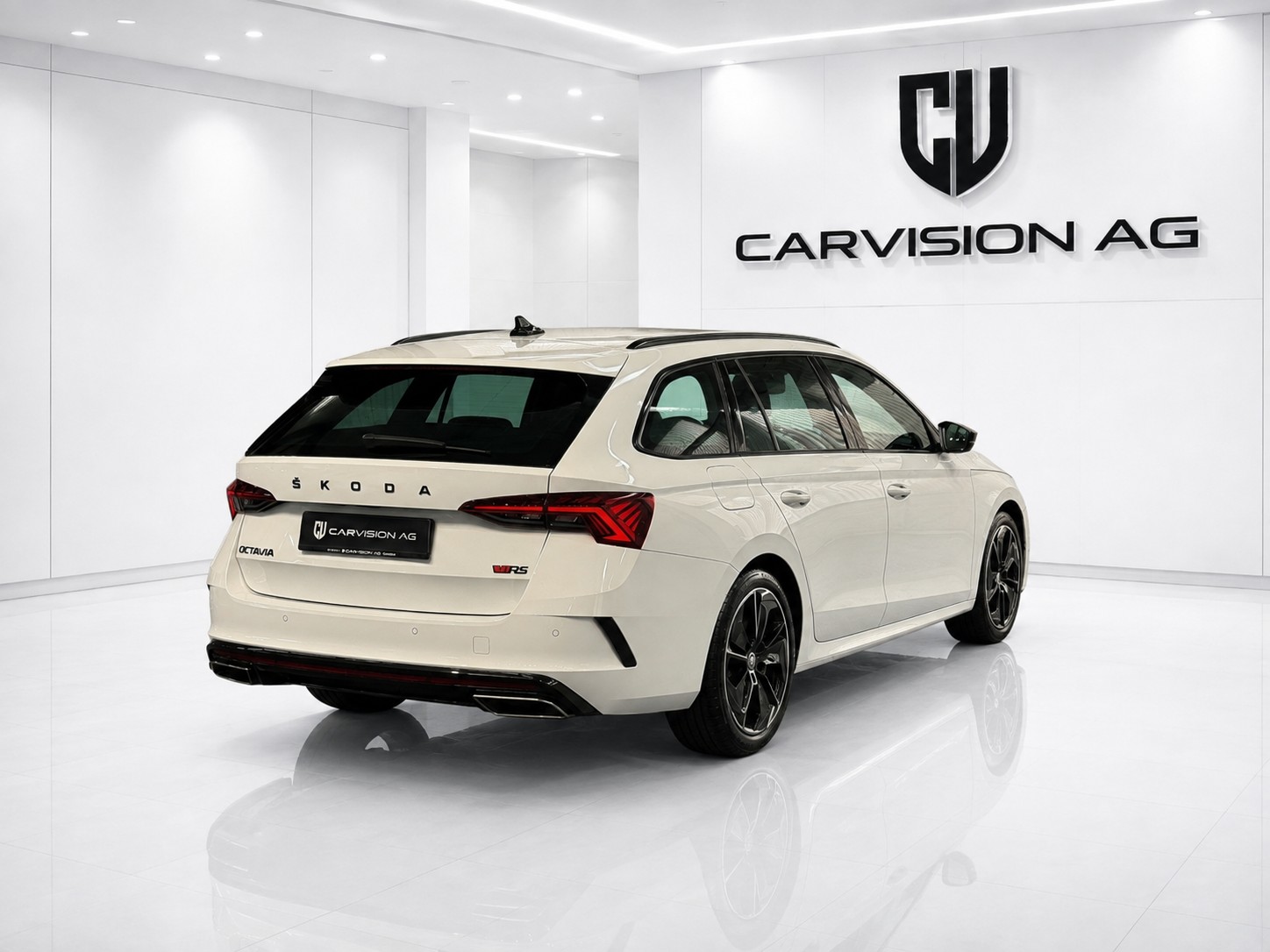 SKODA Octavia Combi 2.0 TSI DSG RS-image-6