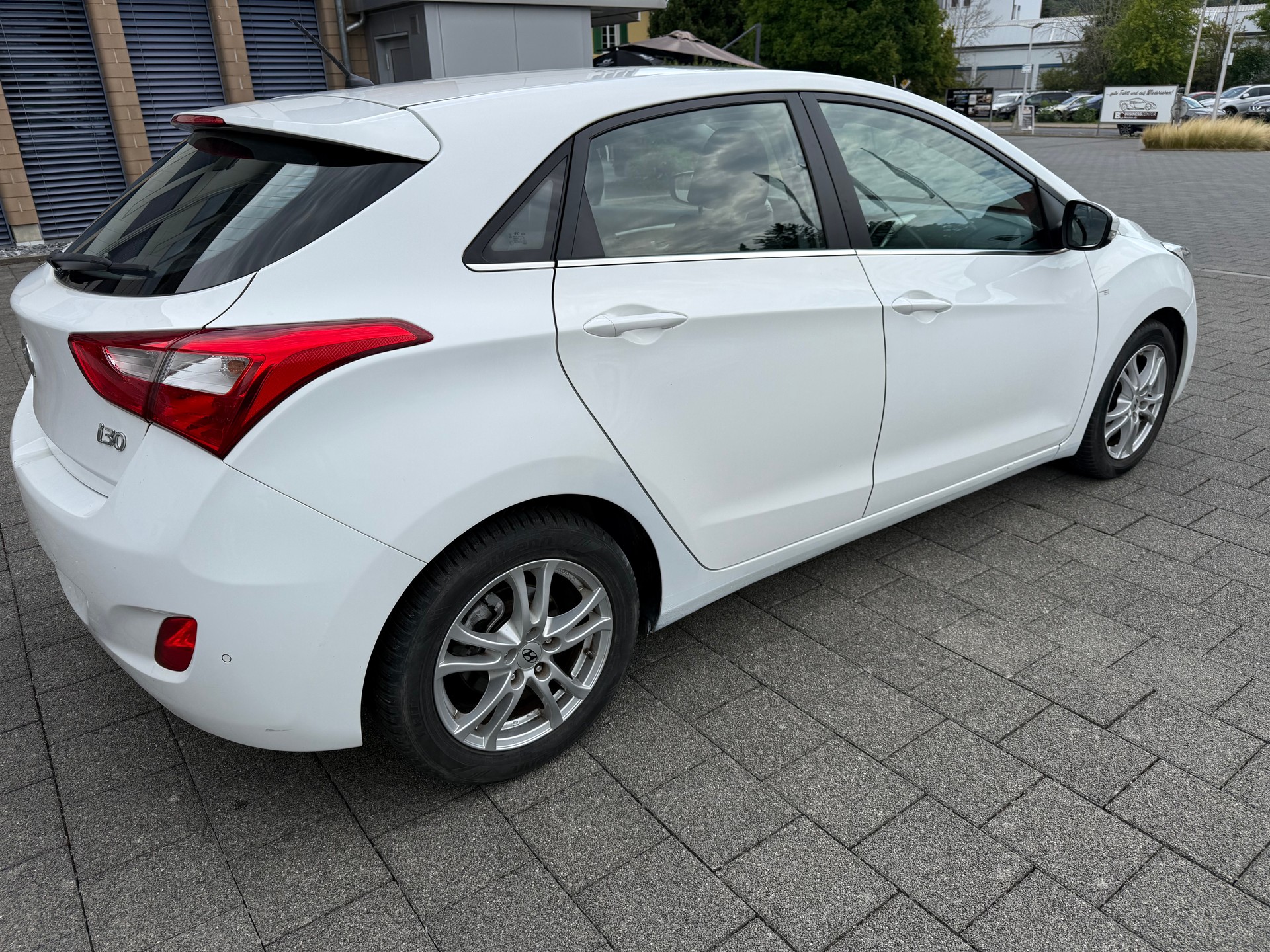 HYUNDAI i30 1.6 CRDi Vertex Automatic DCT-image-5