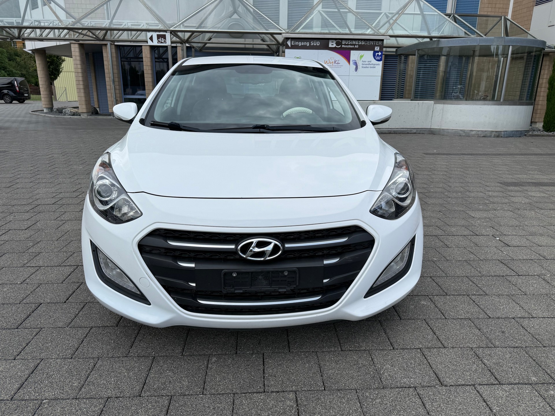 HYUNDAI i30 1.6 CRDi Vertex Automatic DCT-image-1