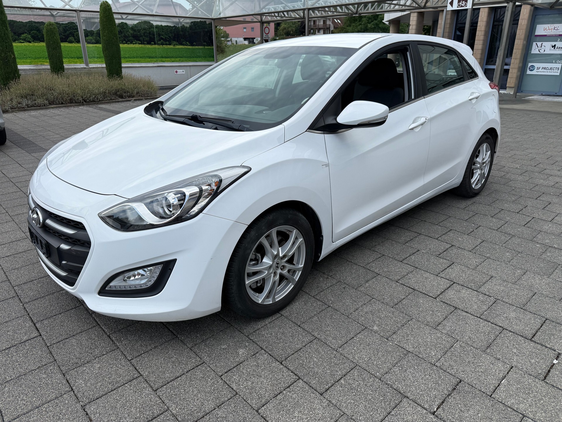 HYUNDAI i30 1.6 CRDi Vertex Automatic DCT-image-2