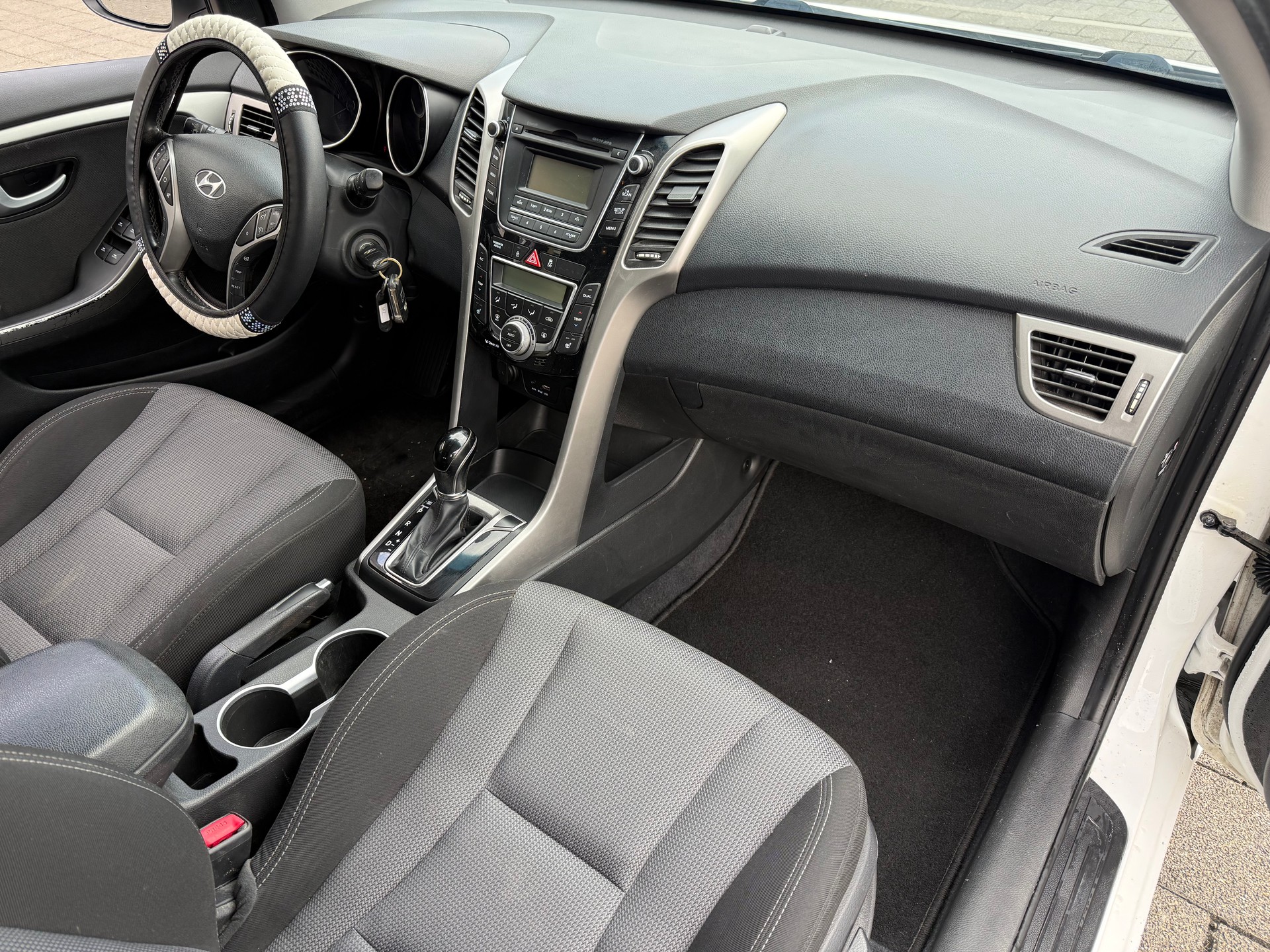 HYUNDAI i30 1.6 CRDi Vertex Automatic DCT-image-8