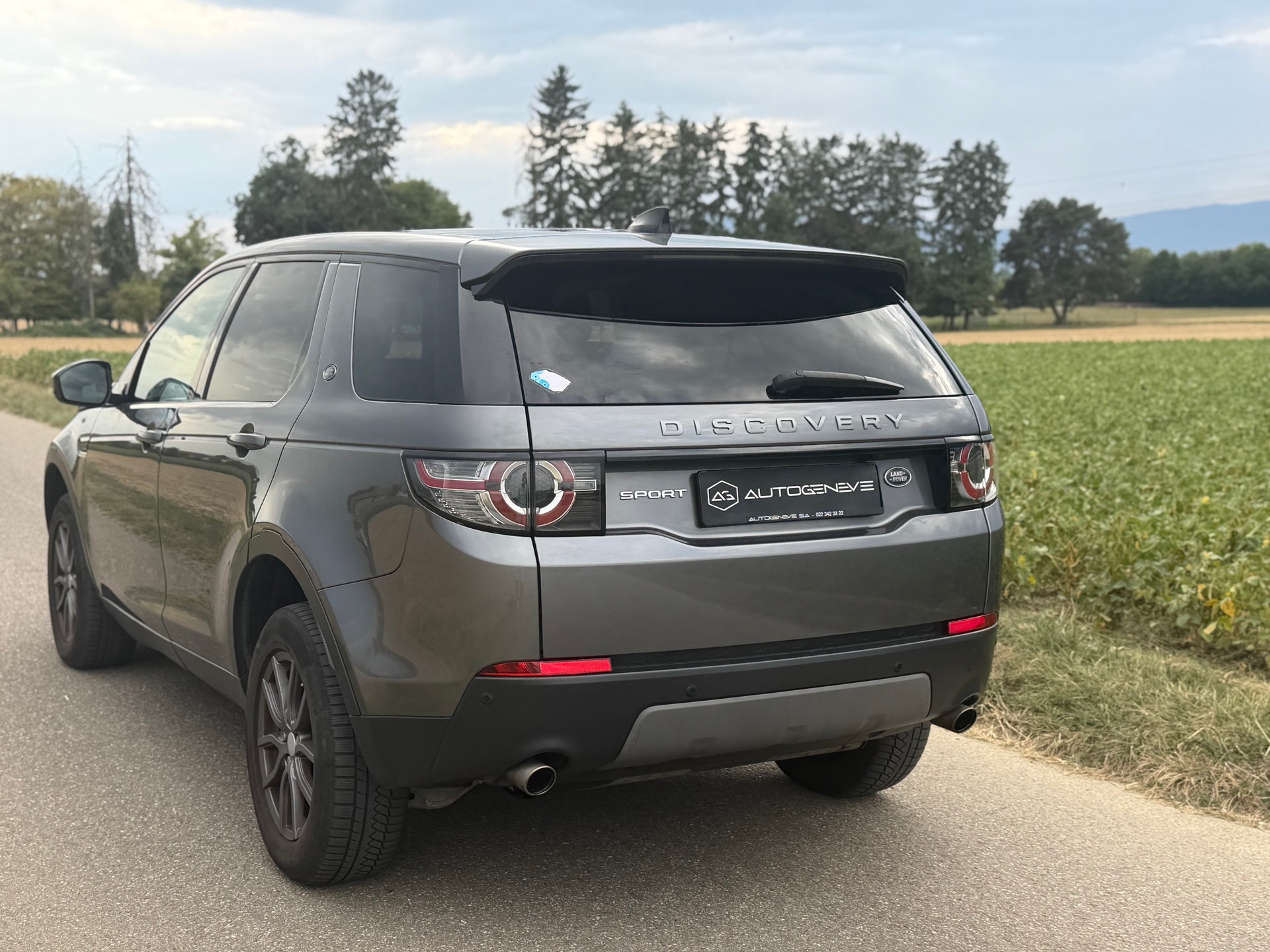 LAND ROVER Discovery Sport 2.0 TD4 HSE Luxury-image-6