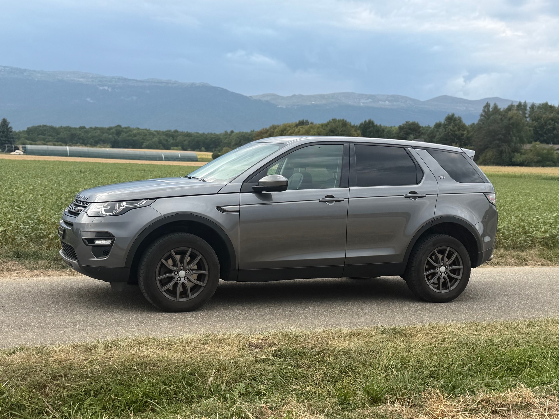 LAND ROVER Discovery Sport 2.0 TD4 HSE Luxury-image-4