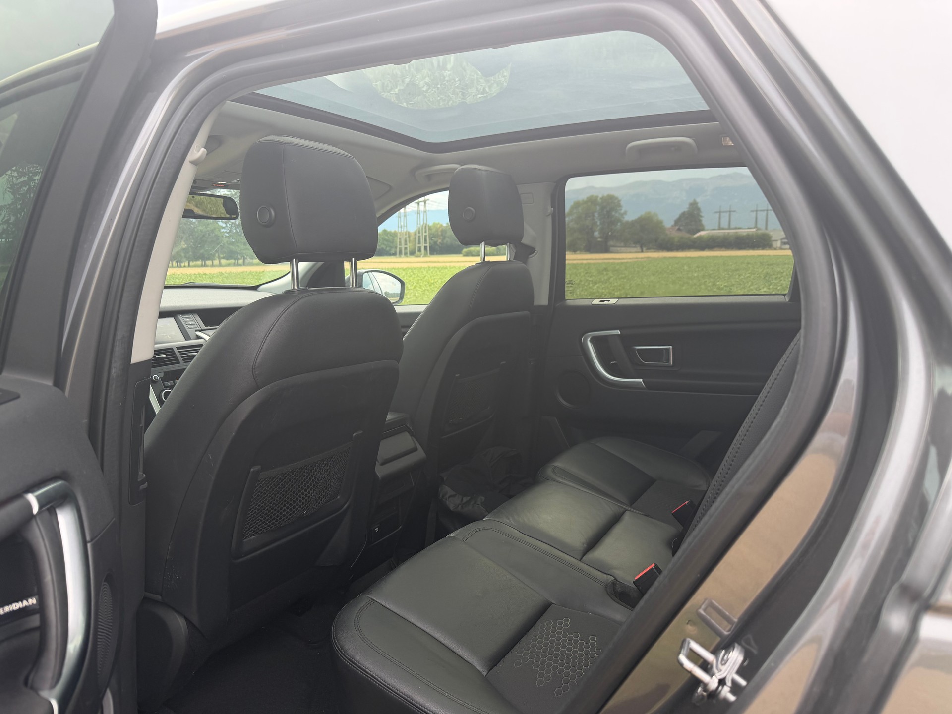 LAND ROVER Discovery Sport 2.0 TD4 HSE Luxury-image-12