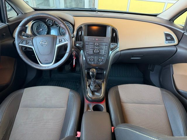 OPEL Astra SportsTourer 1.4i 16V Turbo Active Edition-image-6