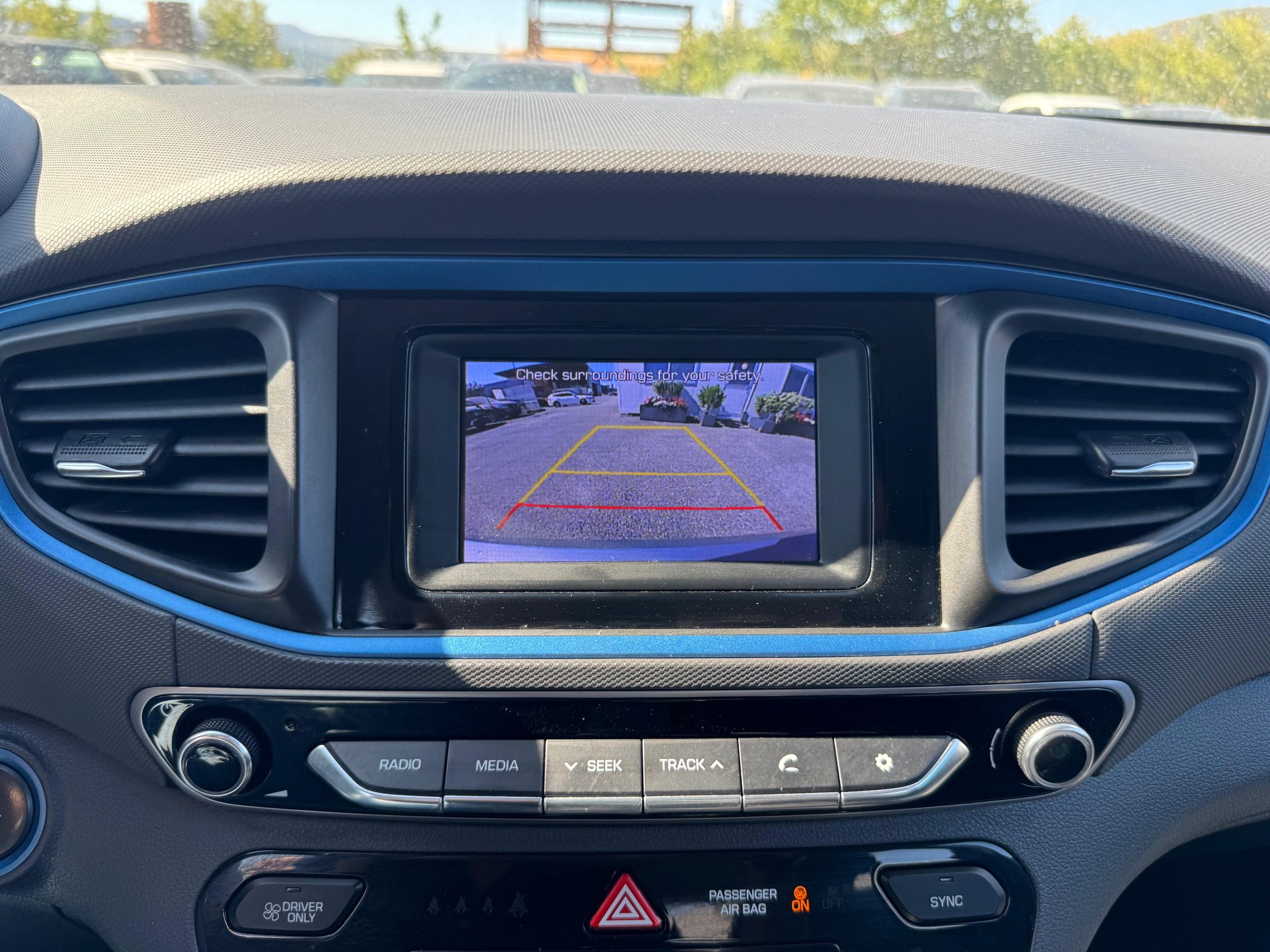 HYUNDAI Ioniq 1.6 GDi HEV Launch DCT-image-11
