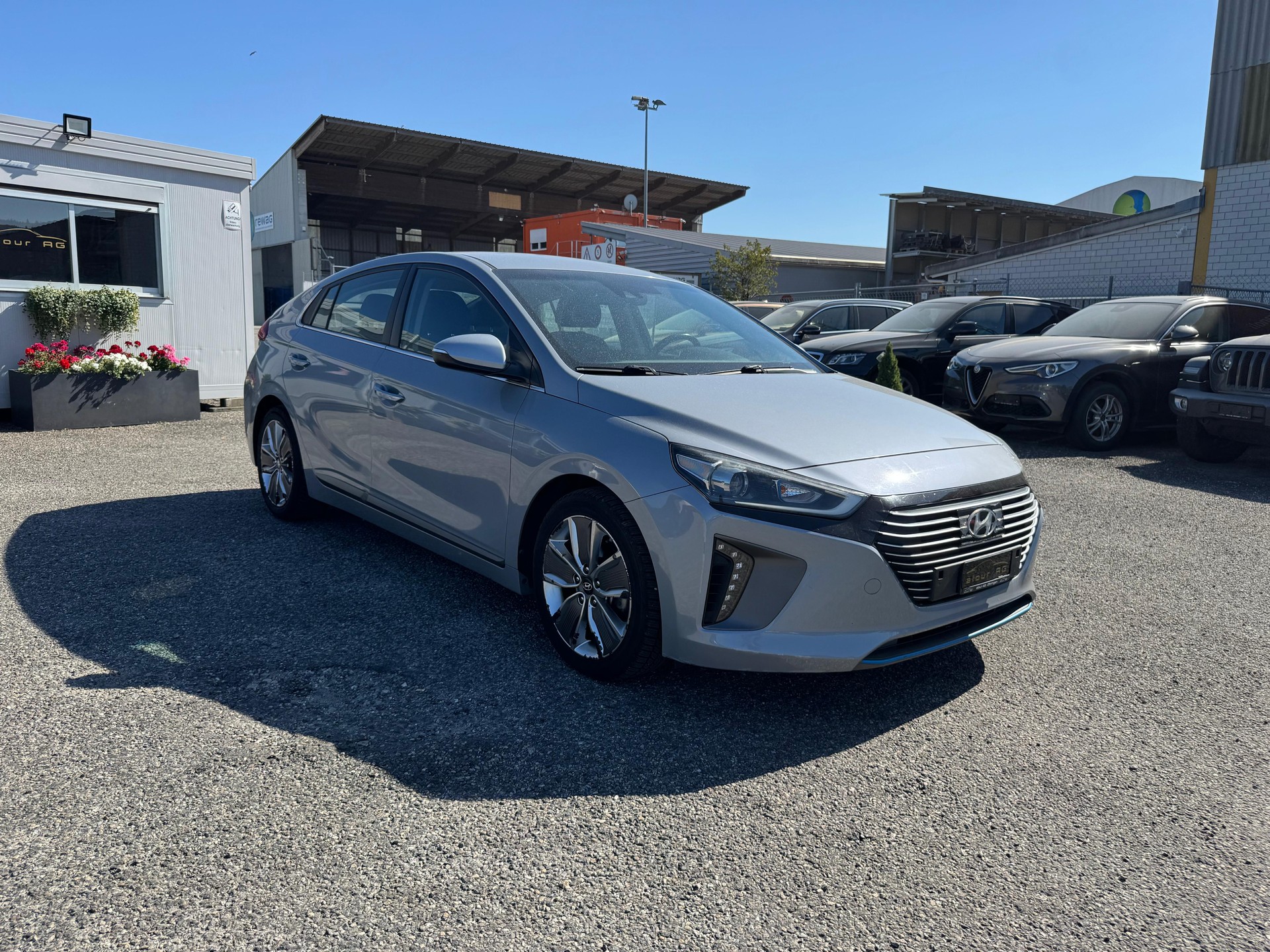 HYUNDAI Ioniq 1.6 GDi HEV Launch DCT-image-5
