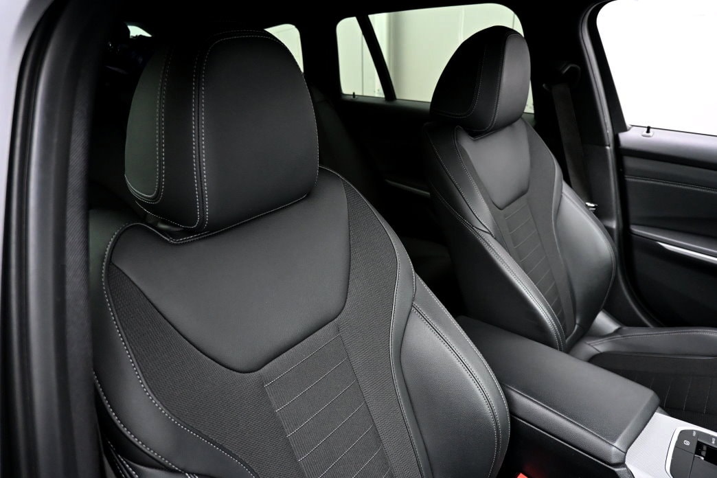 BMW 320i Touring Steptronic-image-5