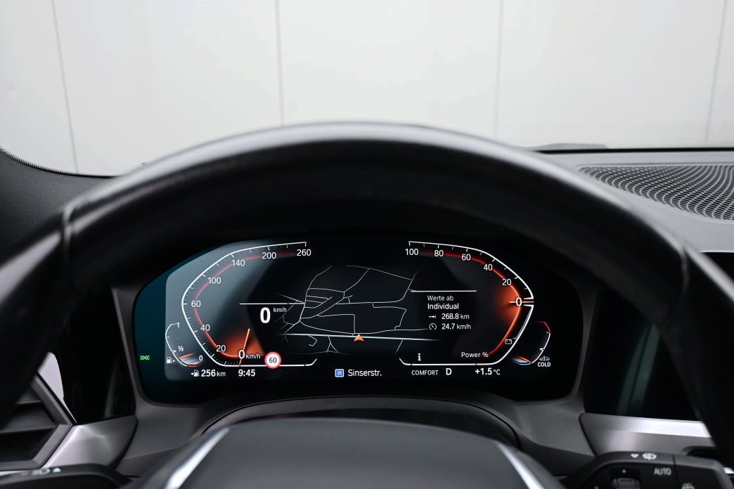 BMW 320i Touring Steptronic-image-9