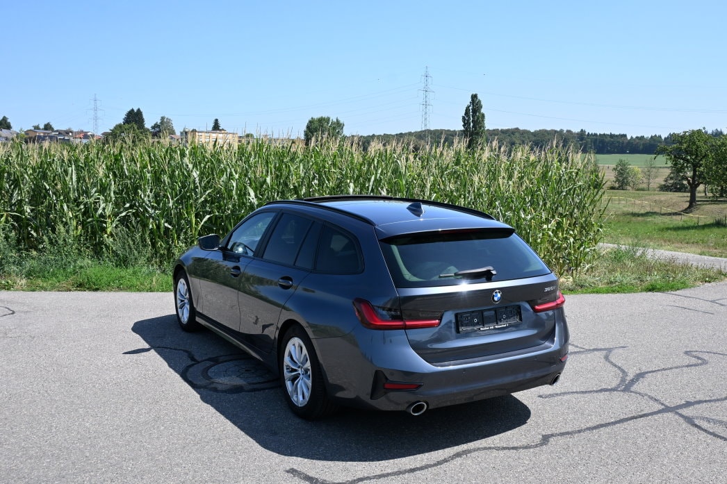 BMW 320i Touring Steptronic-image-3