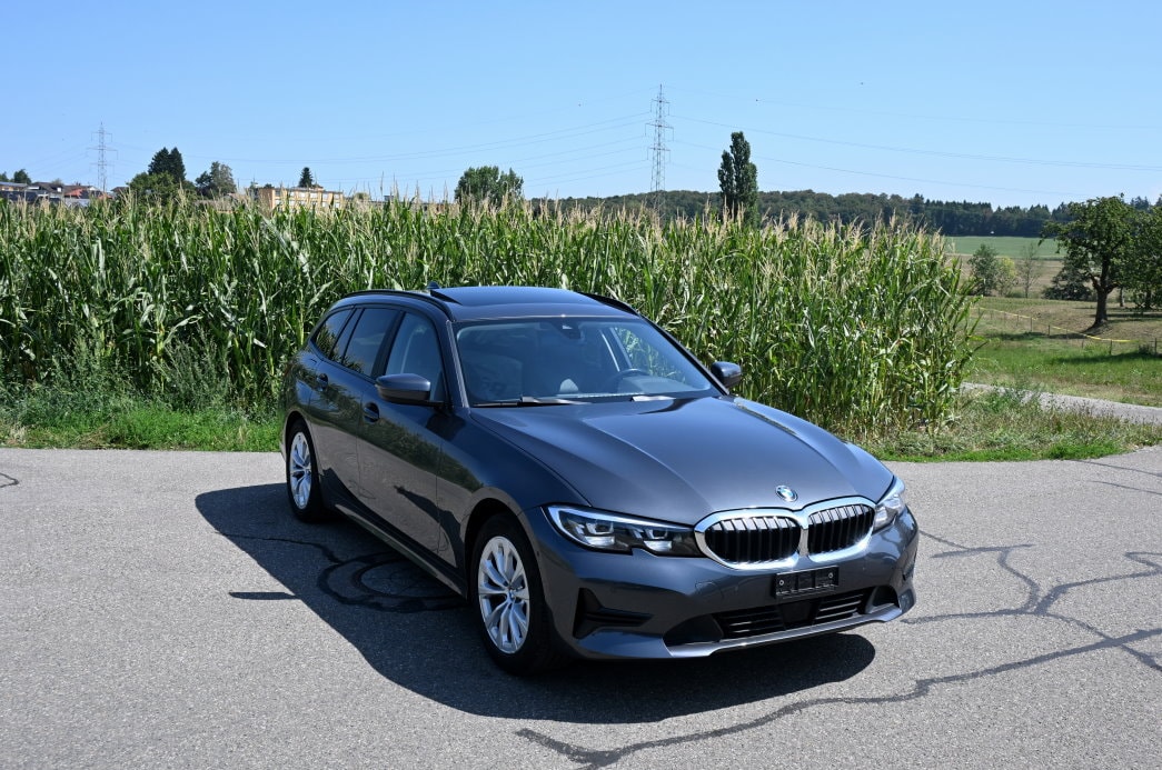 BMW 320i Touring Steptronic-image-1