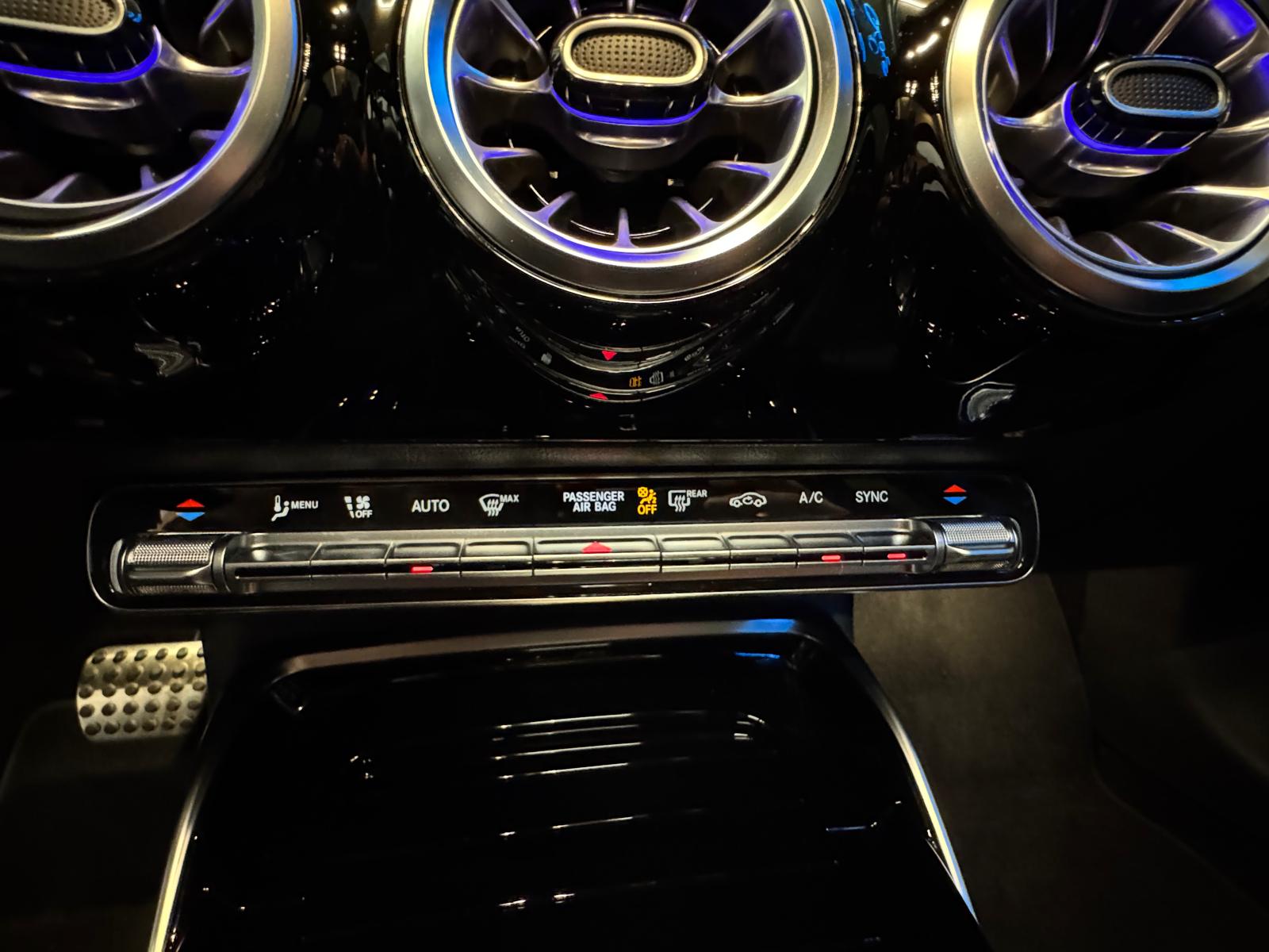 MERCEDES-BENZ A 45 S AMG 4Matic+ Speedshift-image-23