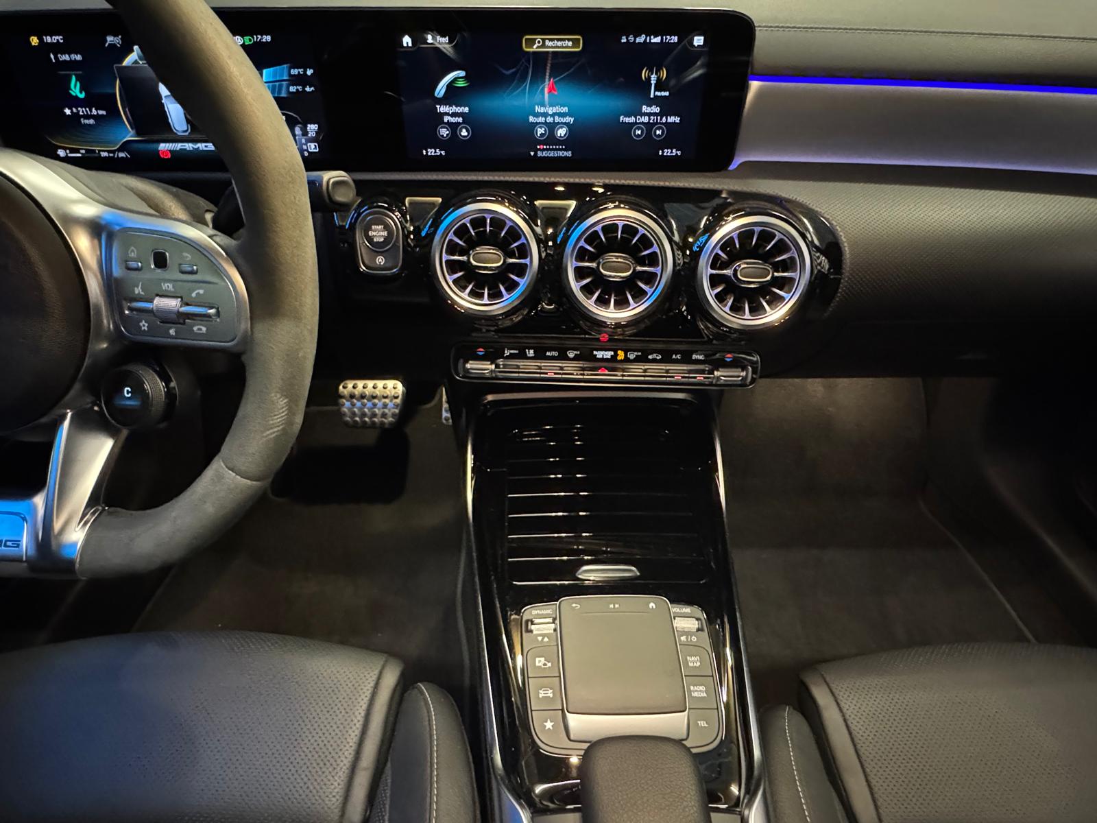 MERCEDES-BENZ A 45 S AMG 4Matic+ Speedshift-image-15