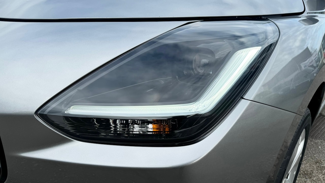 SUZUKI NEW SWIFT 1.2 COMPACT+ HYBRID 4X4-image-9
