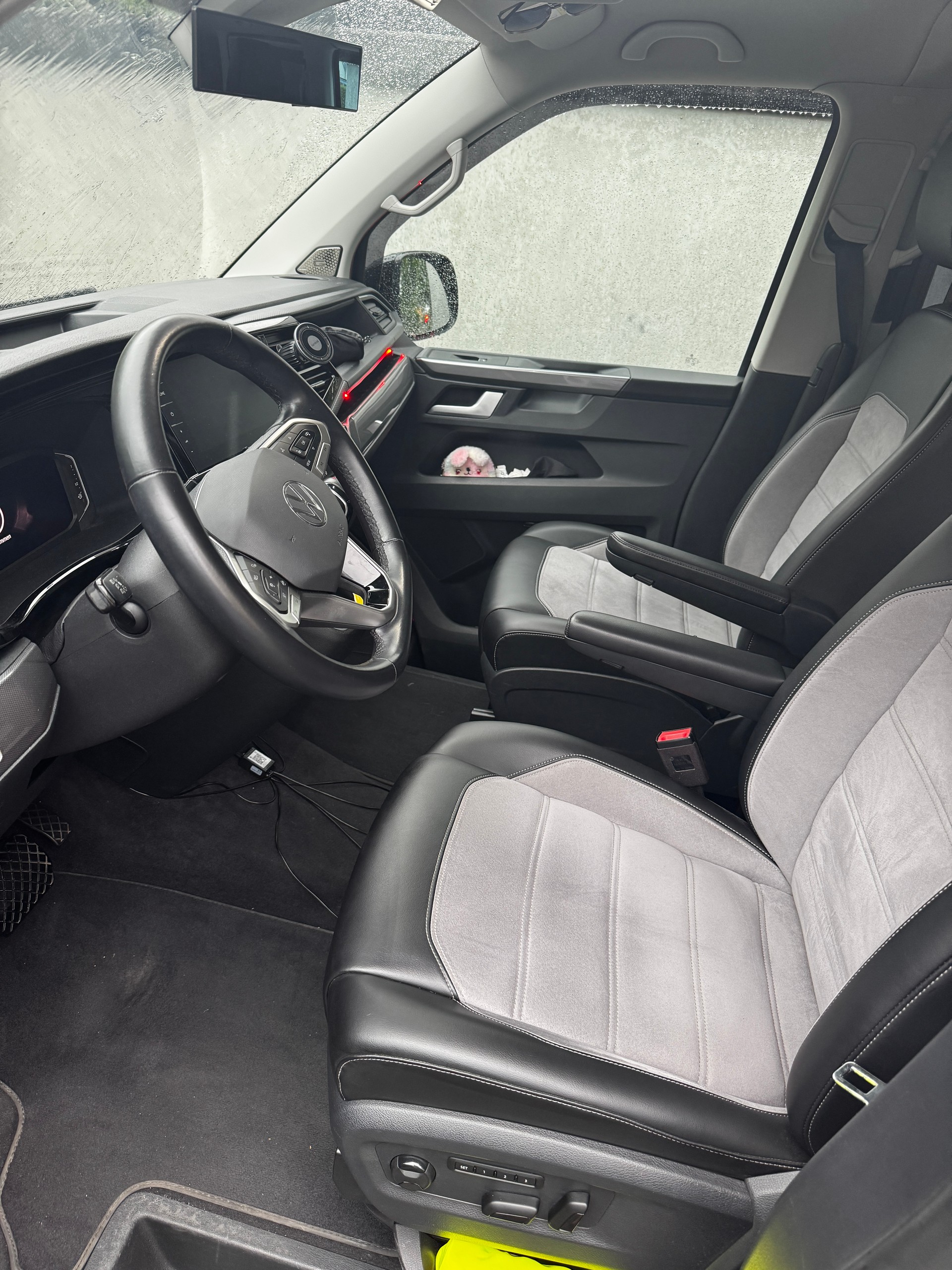 VW T6.1 Multivan Highline Liberty DSG 4m 2.0 TDI-image-8