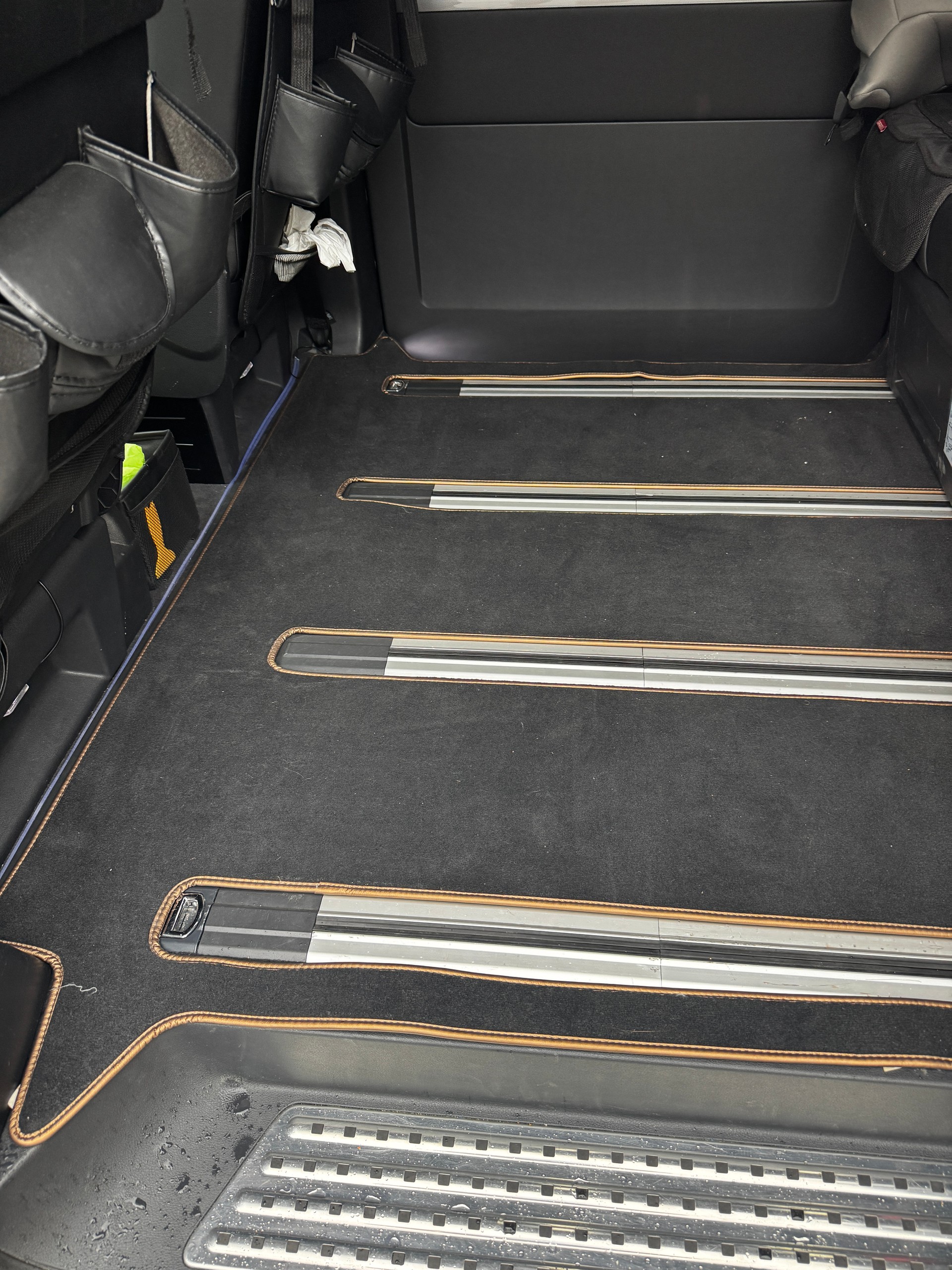 VW T6.1 Multivan Highline Liberty DSG 4m 2.0 TDI-image-9
