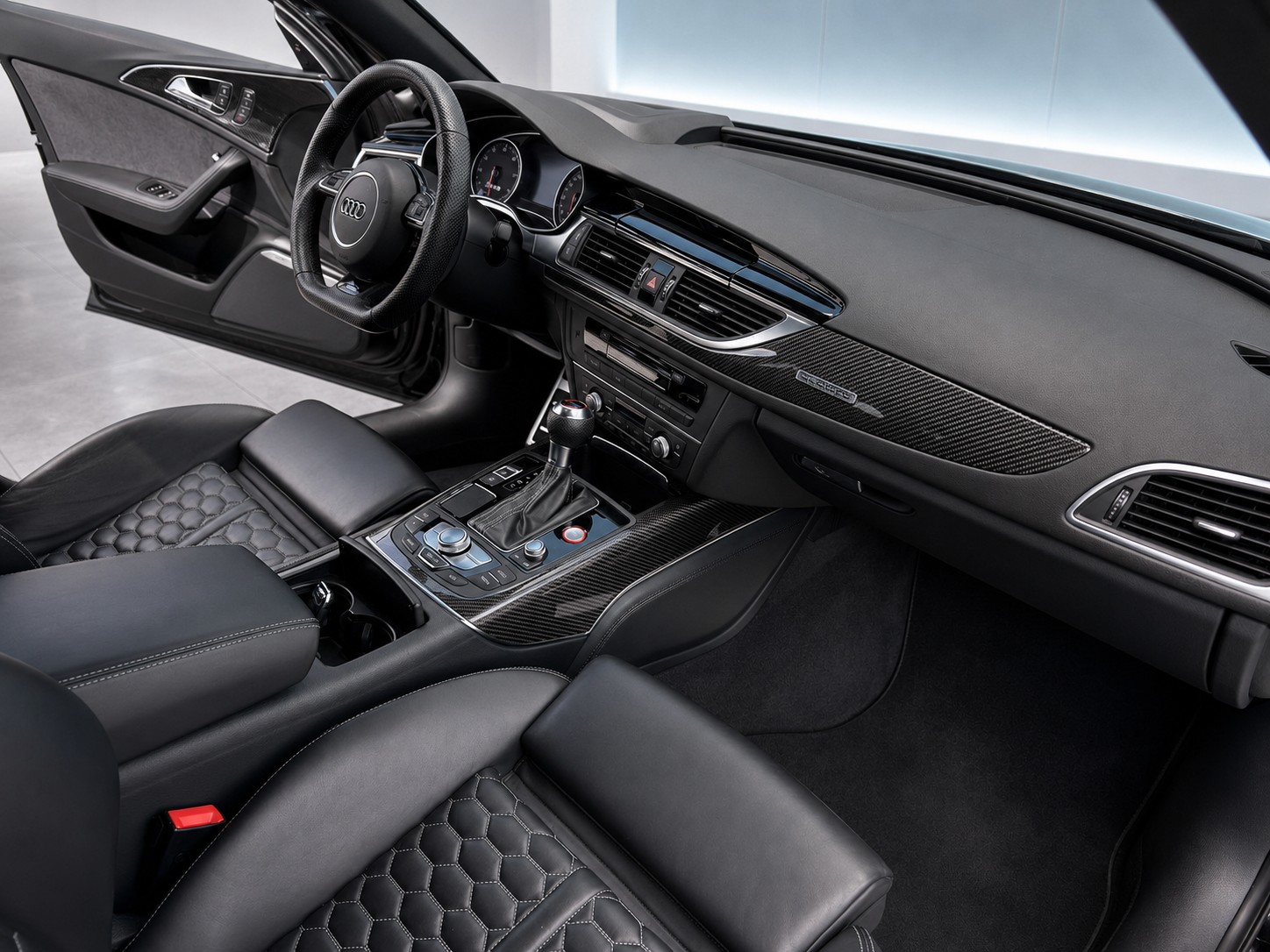 AUDI 4.0 V8 TFSI performance quattro-image-3