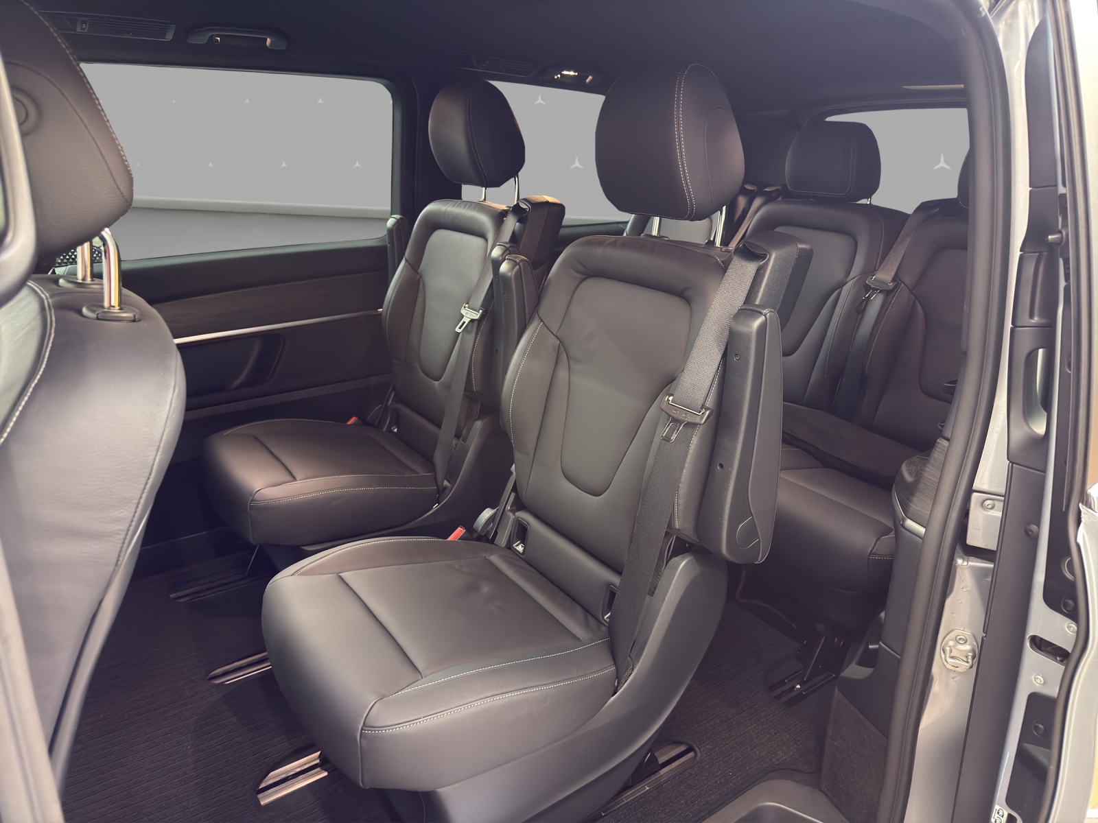 MERCEDES-BENZ V 250 d 4M - Lang / 4x4 / DISTRONIC / 360 Grad Kamera / AHK / 7 Sitze-image-13