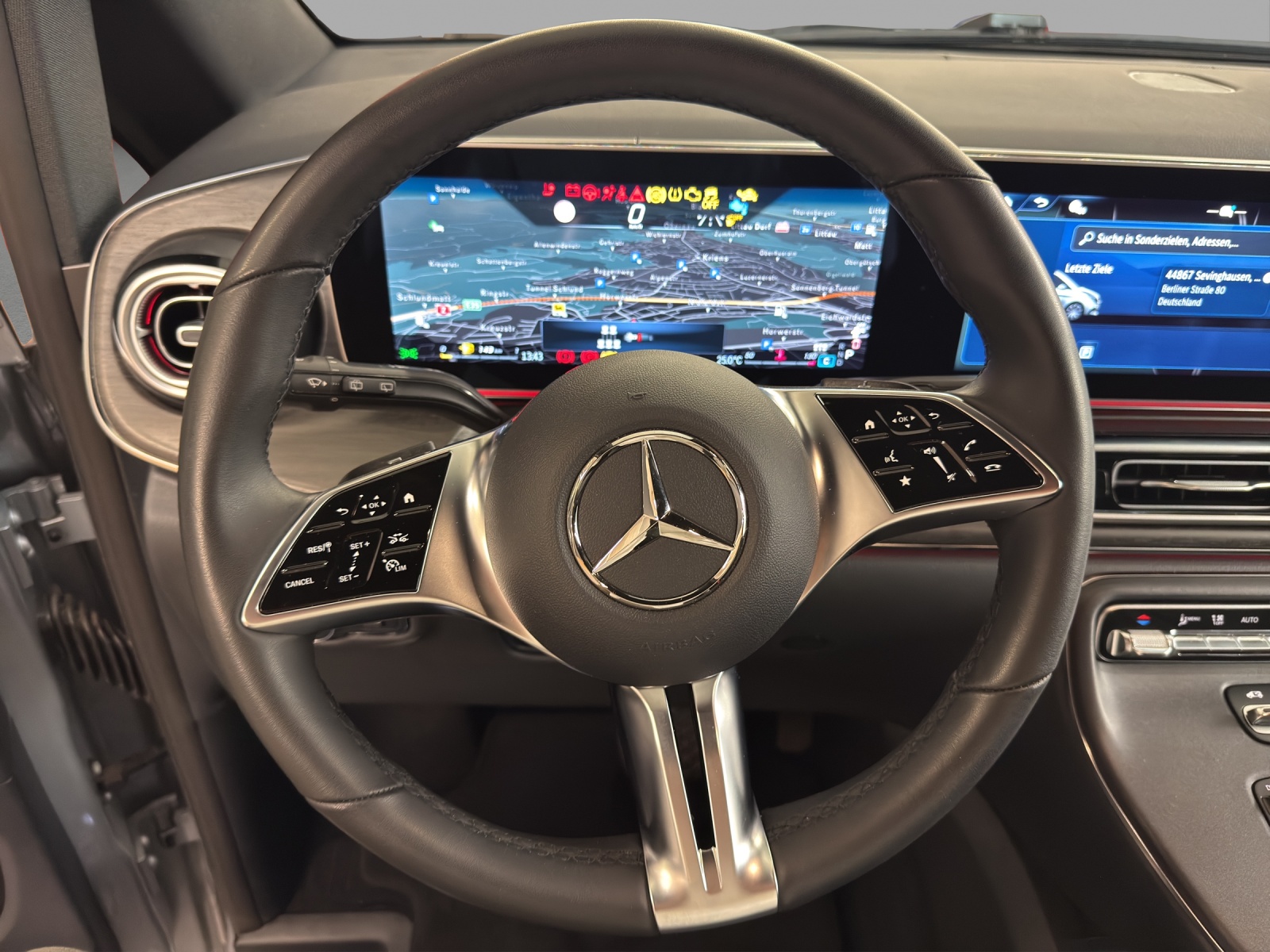 MERCEDES-BENZ V 250 d 4M - Lang / 4x4 / DISTRONIC / 360 Grad Kamera / AHK / 7 Sitze-image-9