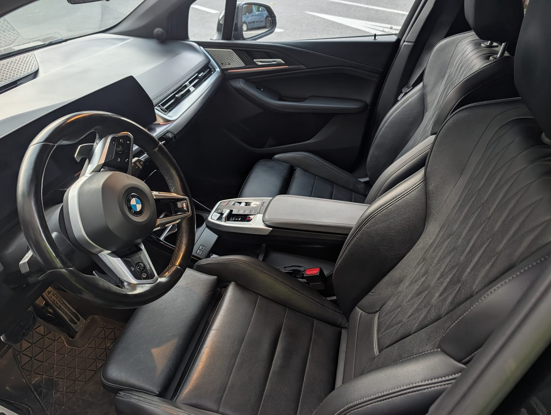 BMW 218d-image-2