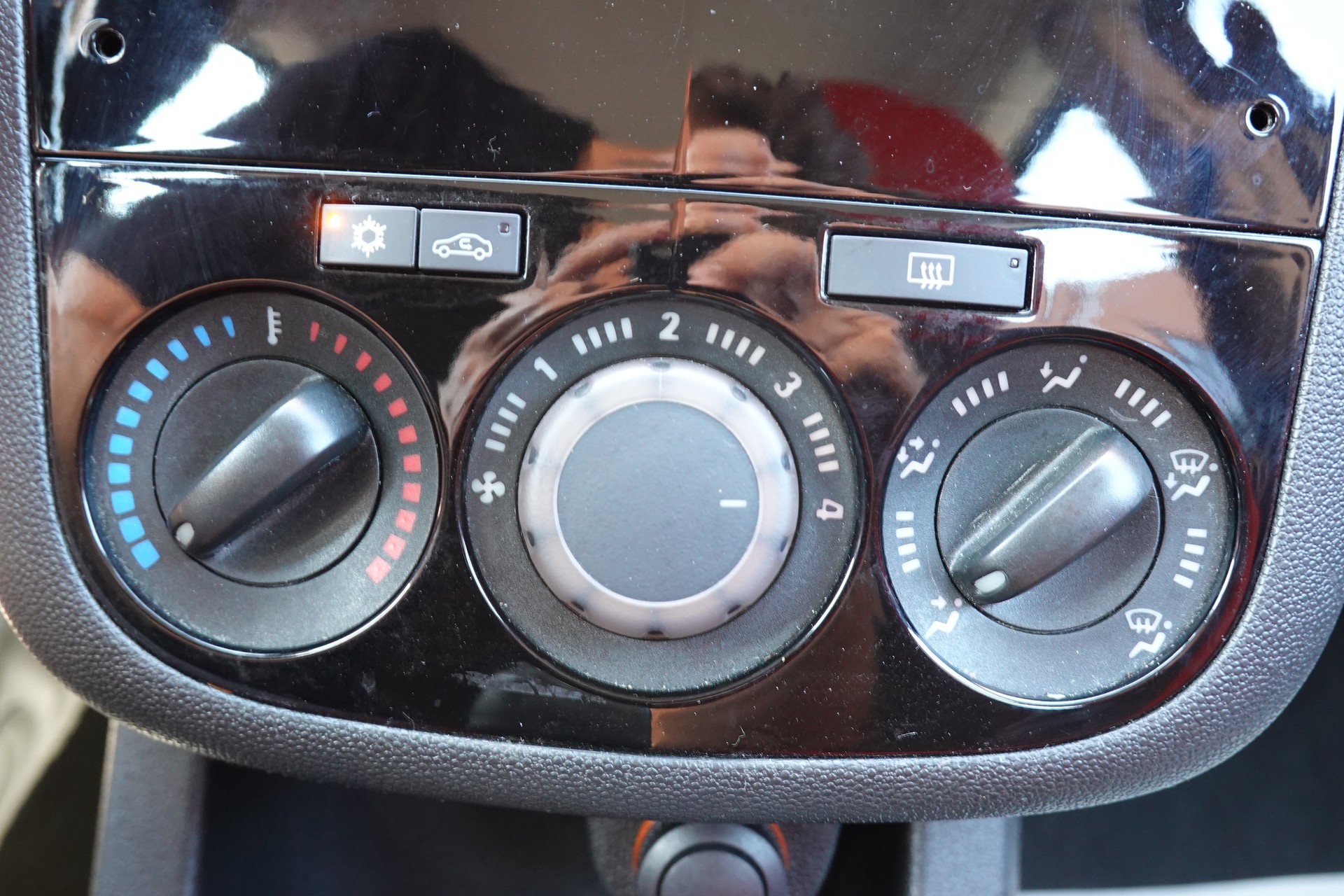 OPEL Corsa 1.4 TP Enjoy "CH Vehicule * Capteur stationnement"-image-13