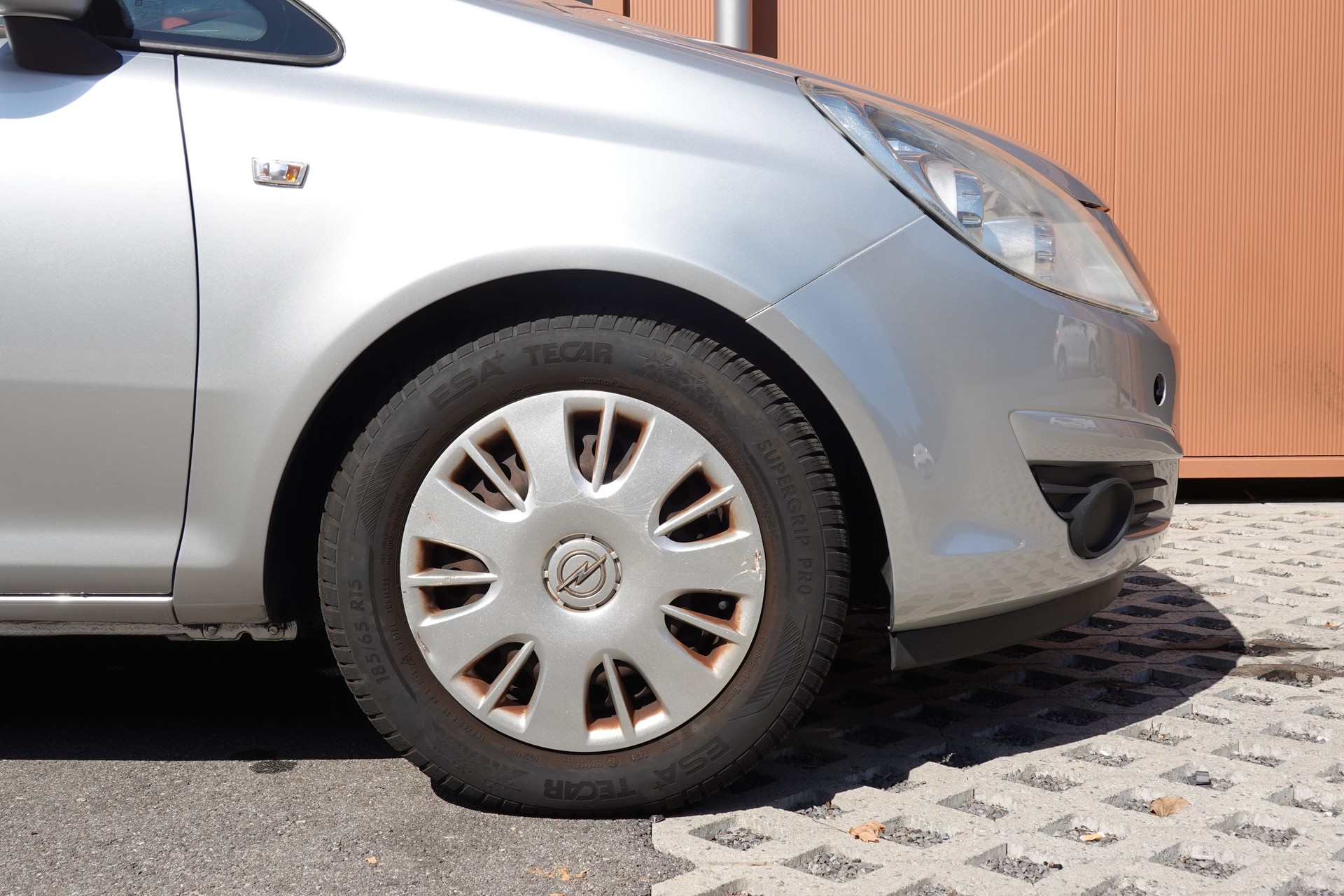 OPEL Corsa 1.4 TP Enjoy "CH Vehicule * Capteur stationnement"-image-4