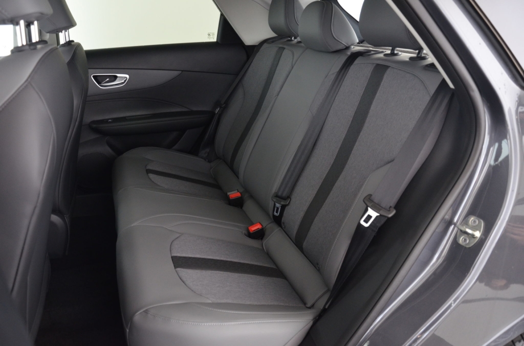 MG 4 EV 64kWh Premium Facelift-image-13