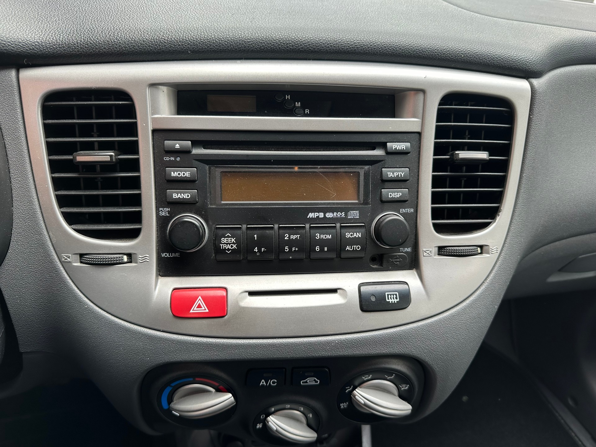 KIA Rio 1.4 16V Trend-image-5