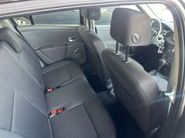 RENAULT Clio 1.6 16V Dynamique-image-9