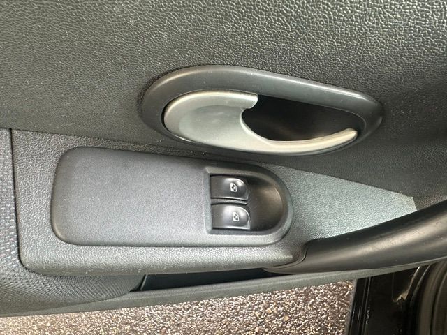 RENAULT Clio 1.6 16V Dynamique-image-12
