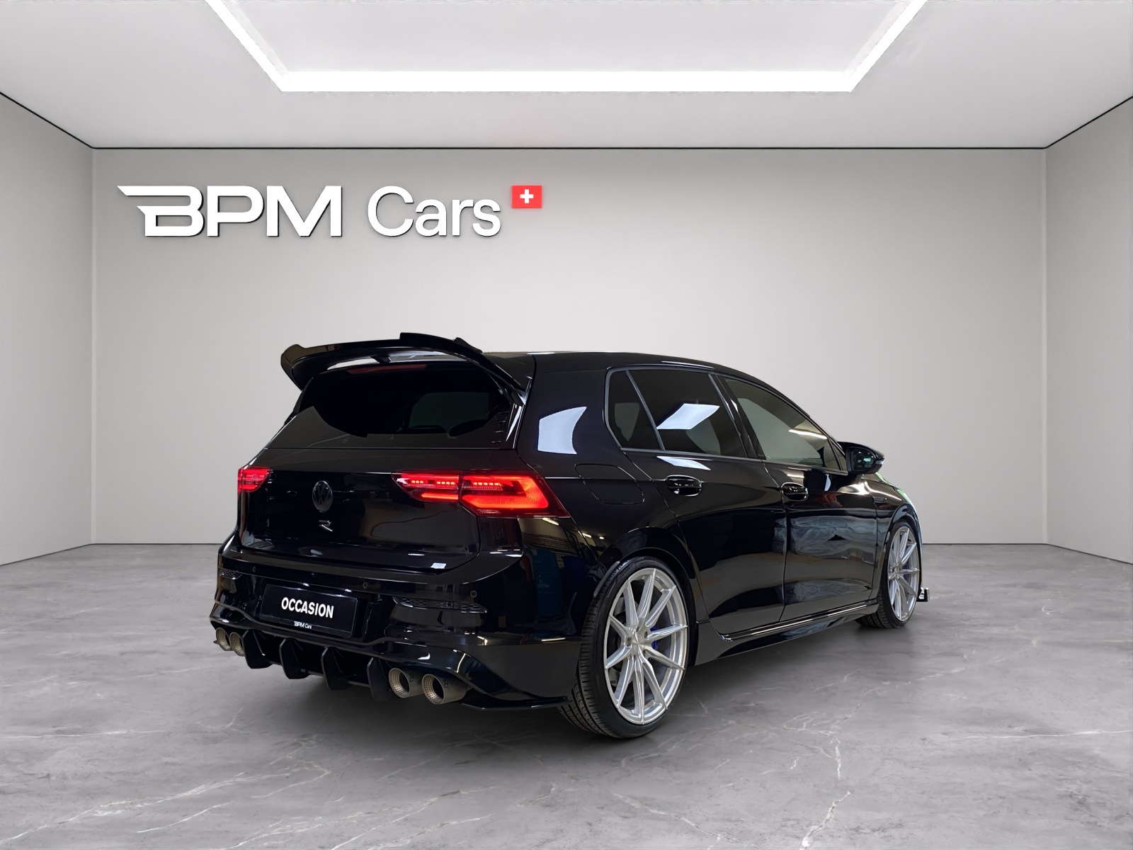 VW Golf 2.0 TSI R DSG 4Motion-showroom-element-1