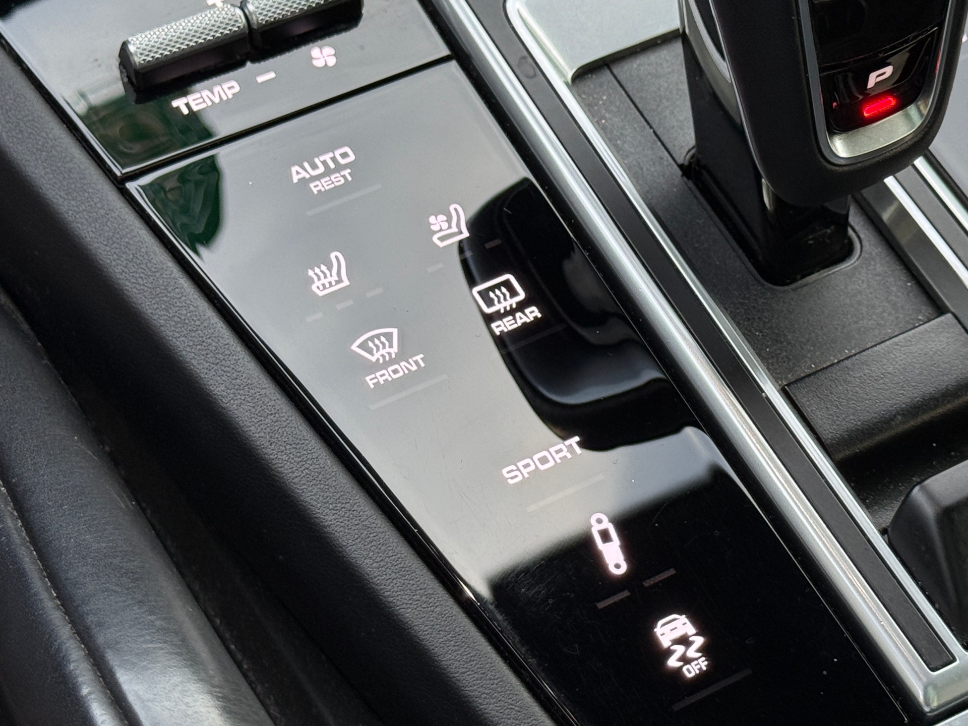 PORSCHE Cayenne-image-12