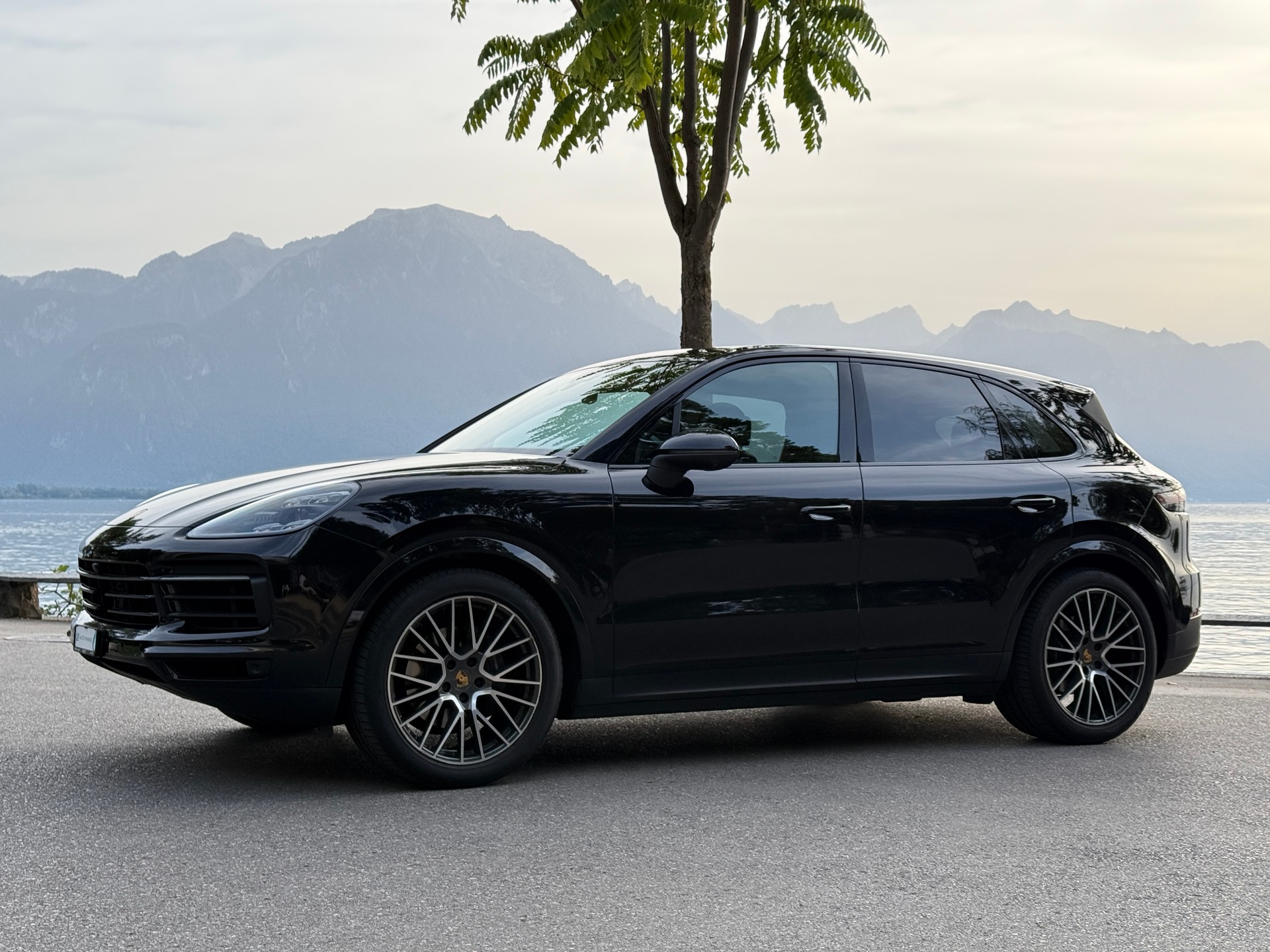 PORSCHE Cayenne-image-0
