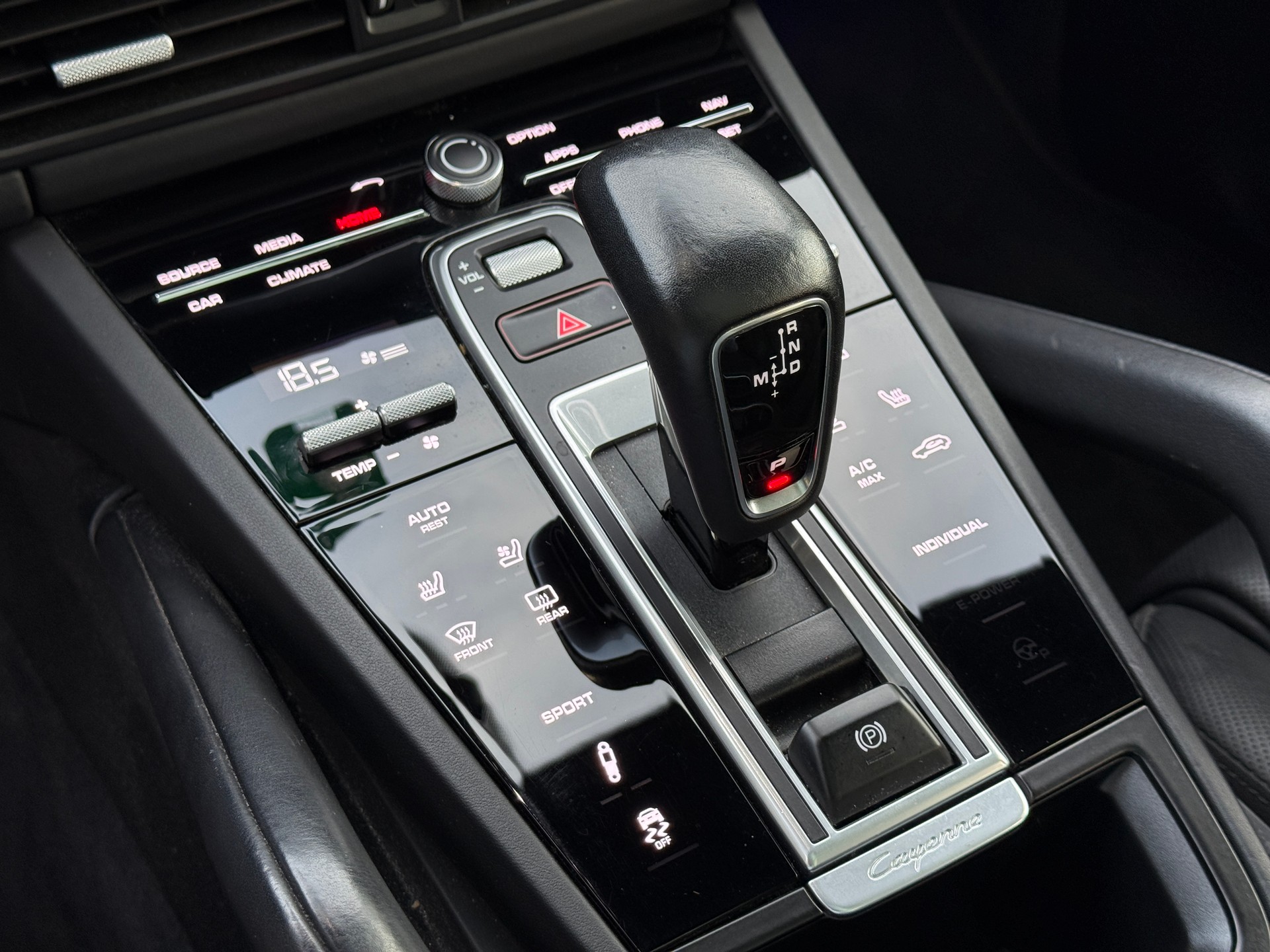 PORSCHE Cayenne-image-10