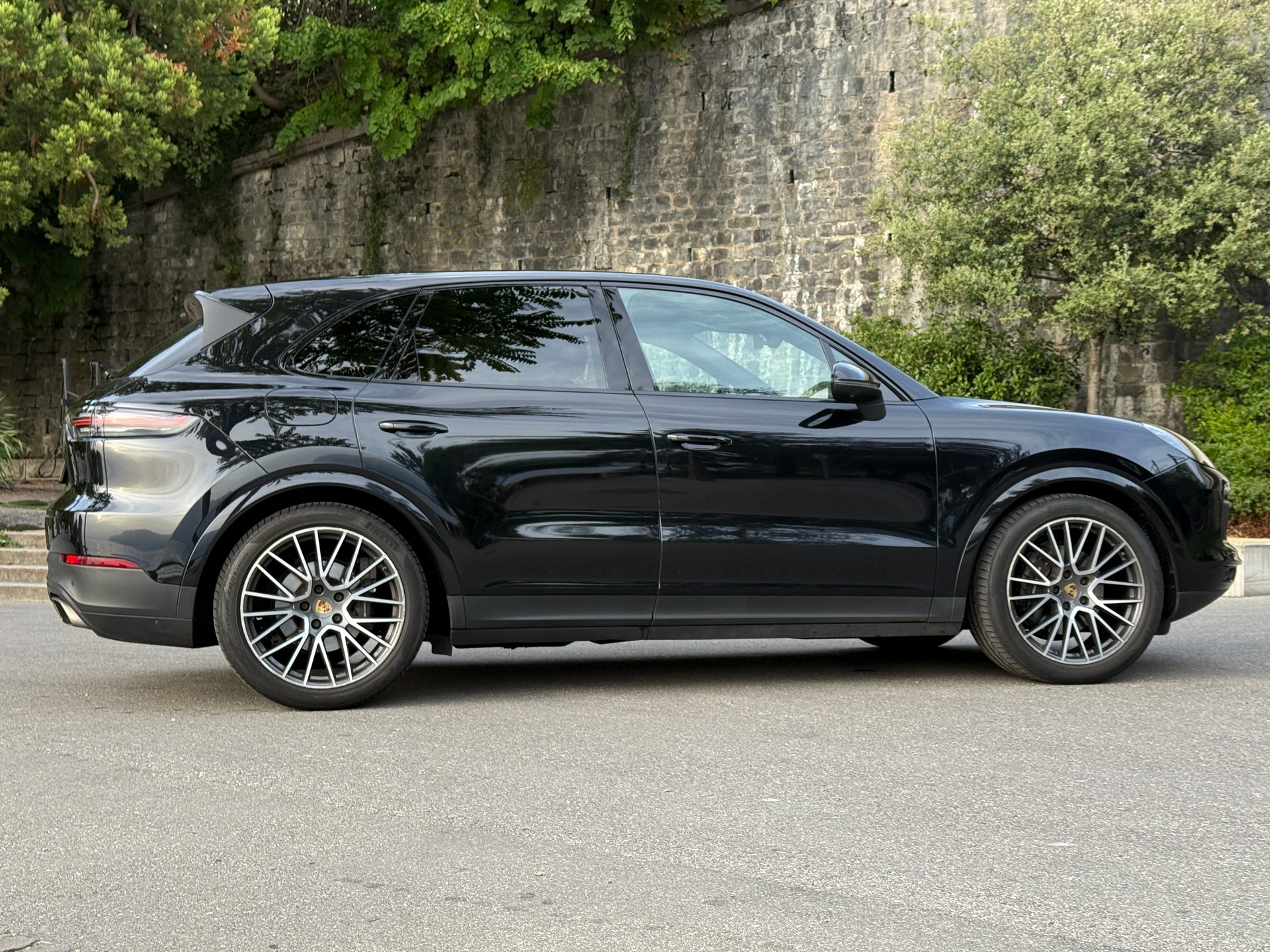 PORSCHE Cayenne-image-4