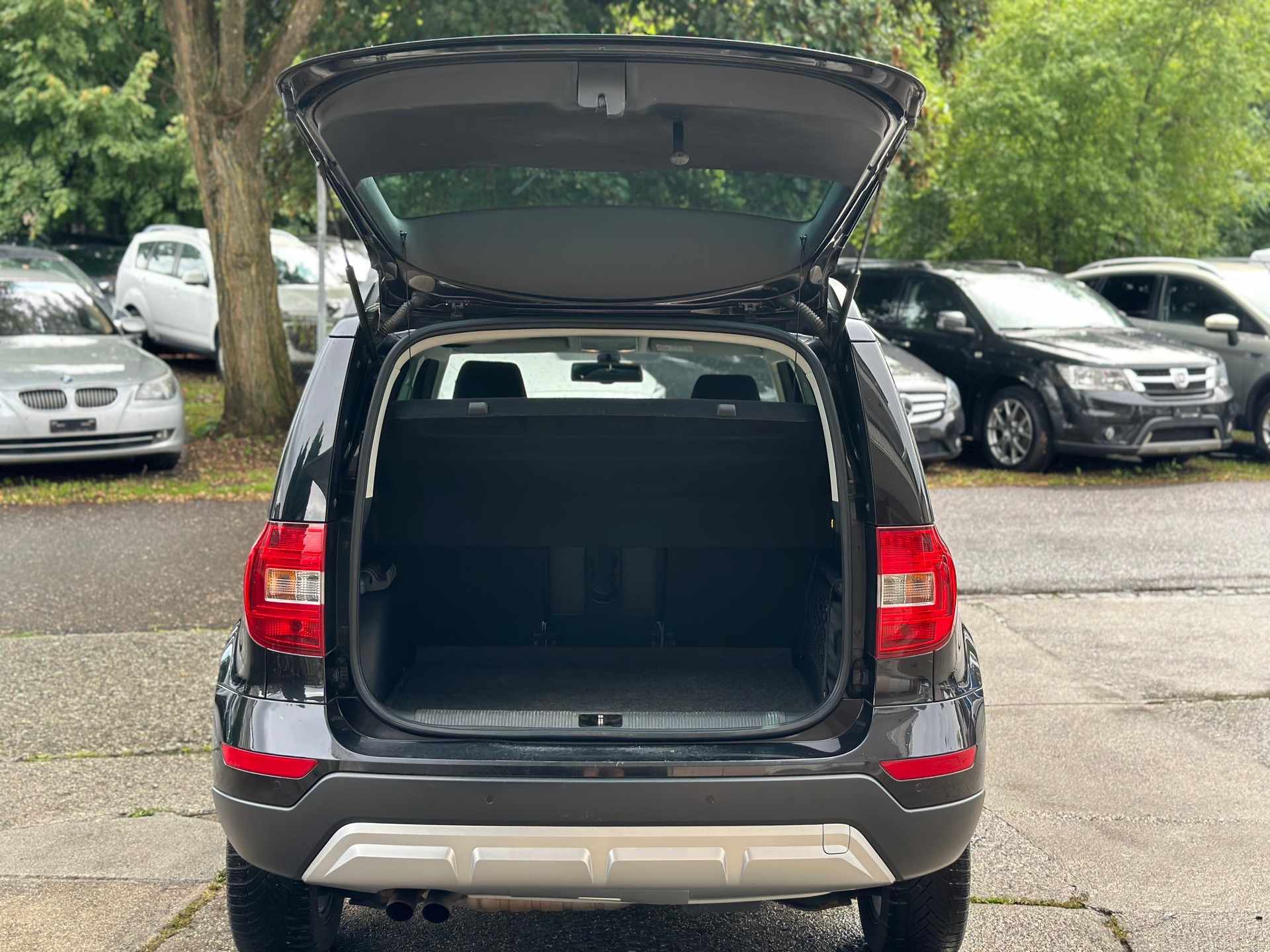 SKODA Yeti 2.0 TDI Outdoor Adventure 4x4 DSG-image-5