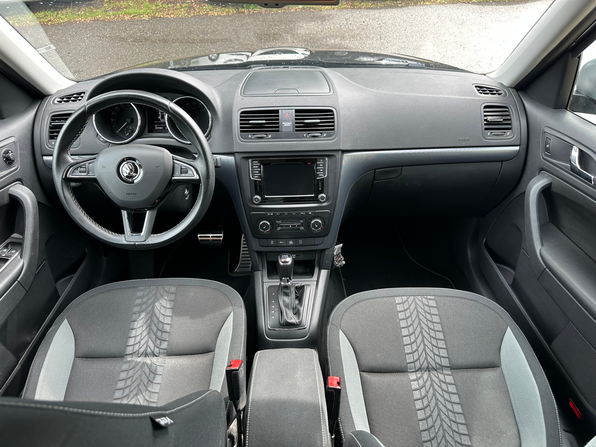 SKODA Yeti 2.0 TDI Outdoor Adventure 4x4 DSG-image-8