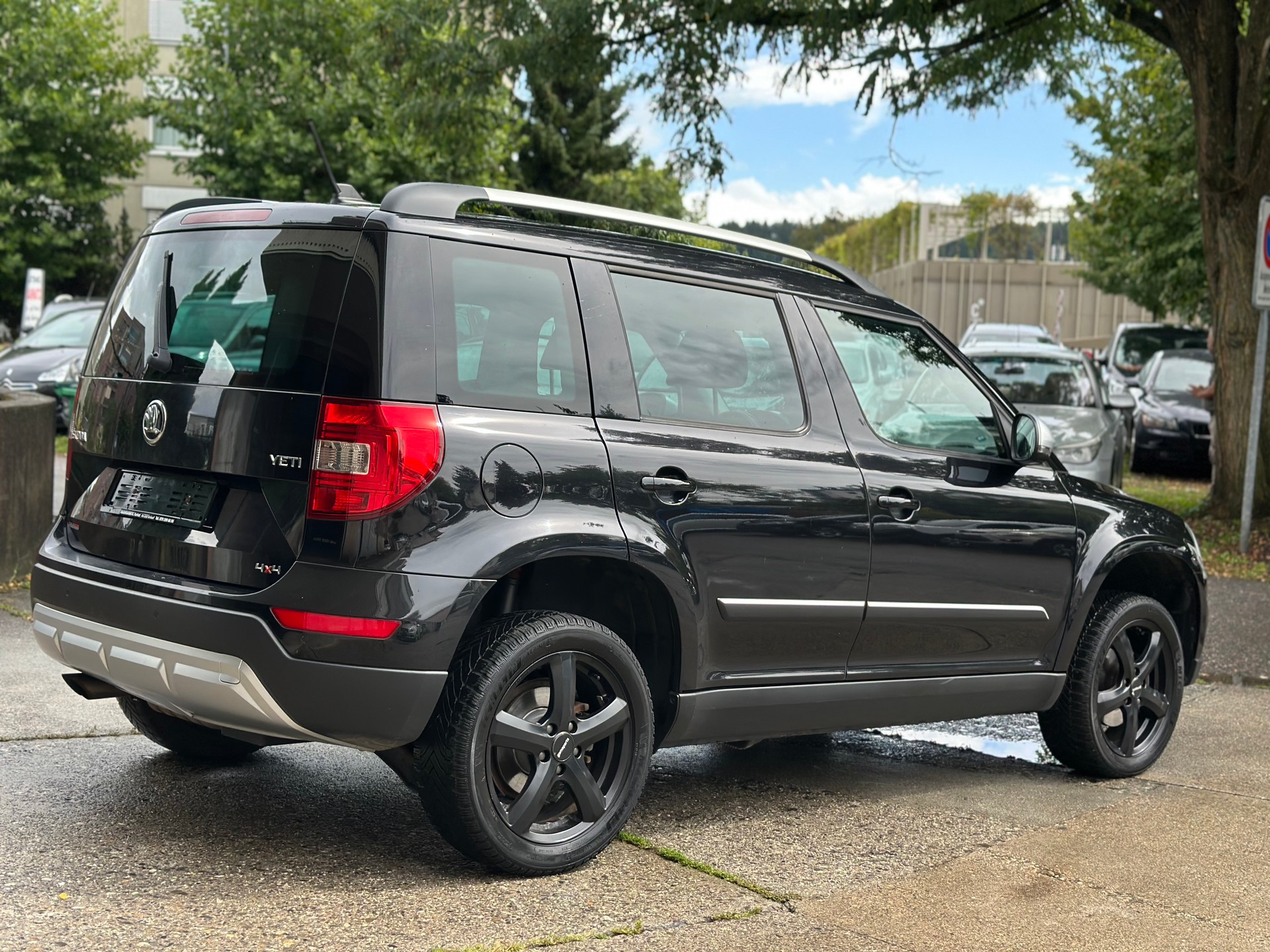 SKODA Yeti 2.0 TDI Outdoor Adventure 4x4 DSG-image-2