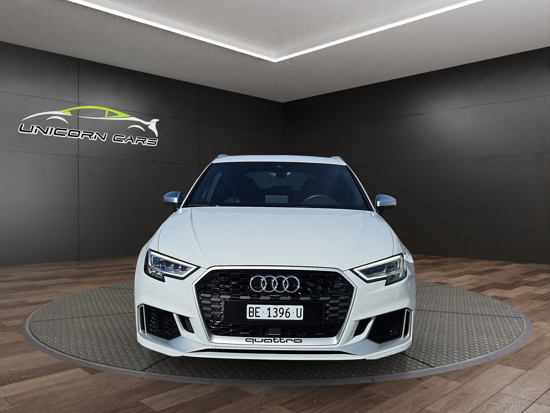 AUDI RS3 Sportback 2.5 TSI quattro S-tronic-image-2