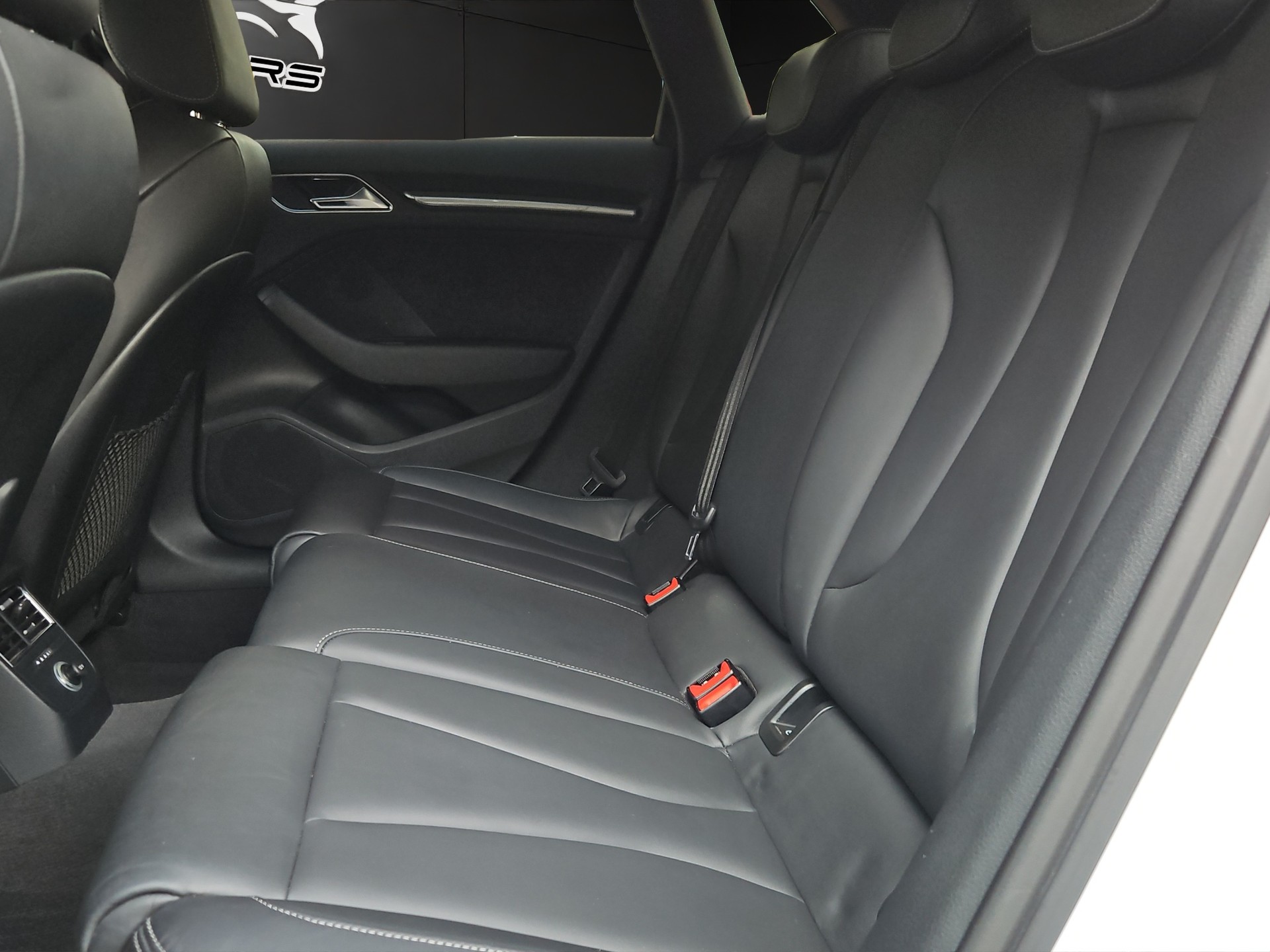 AUDI RS3 Sportback 2.5 TSI quattro S-tronic-image-14
