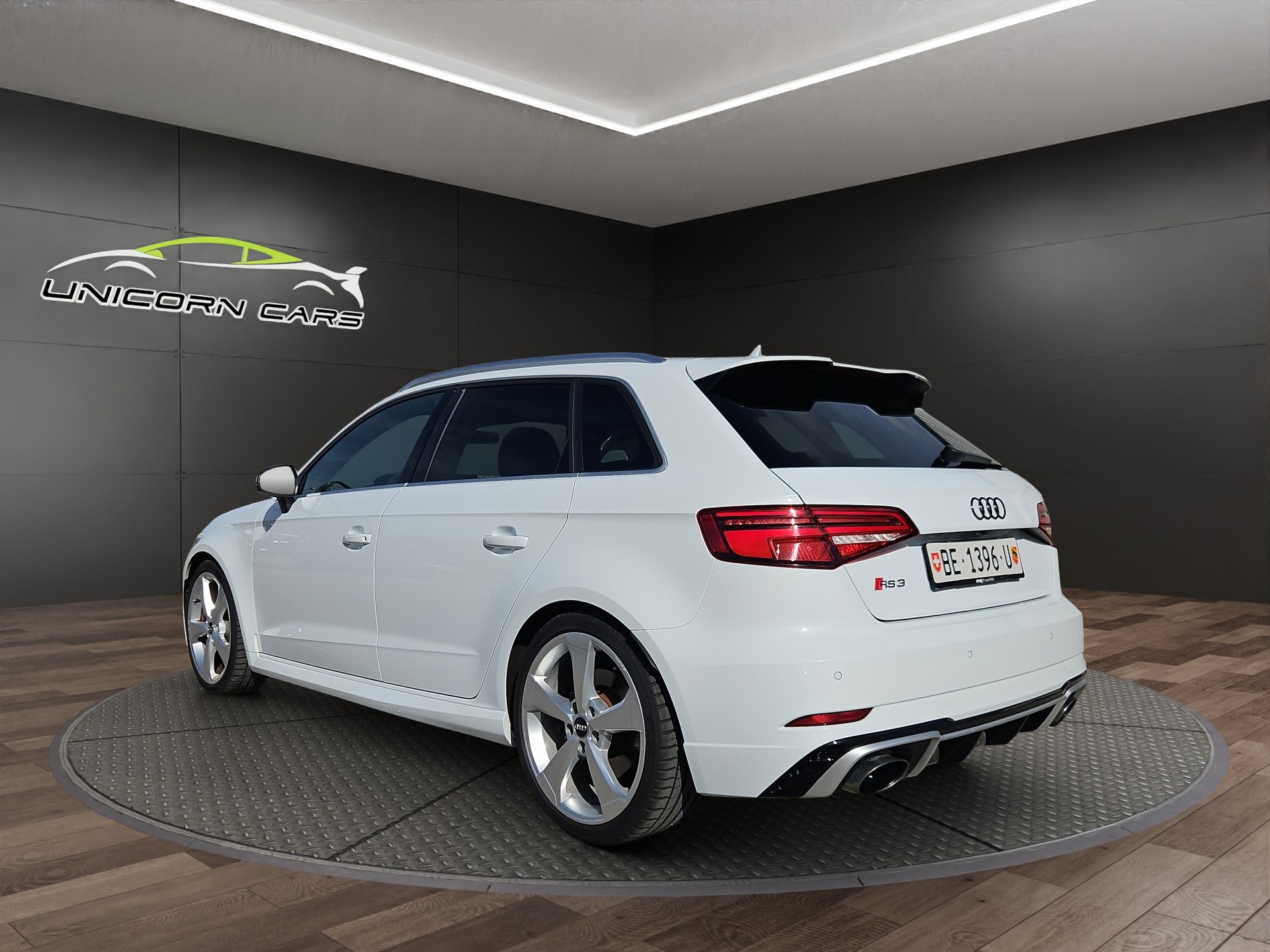 AUDI RS3 Sportback 2.5 TSI quattro S-tronic-image-4